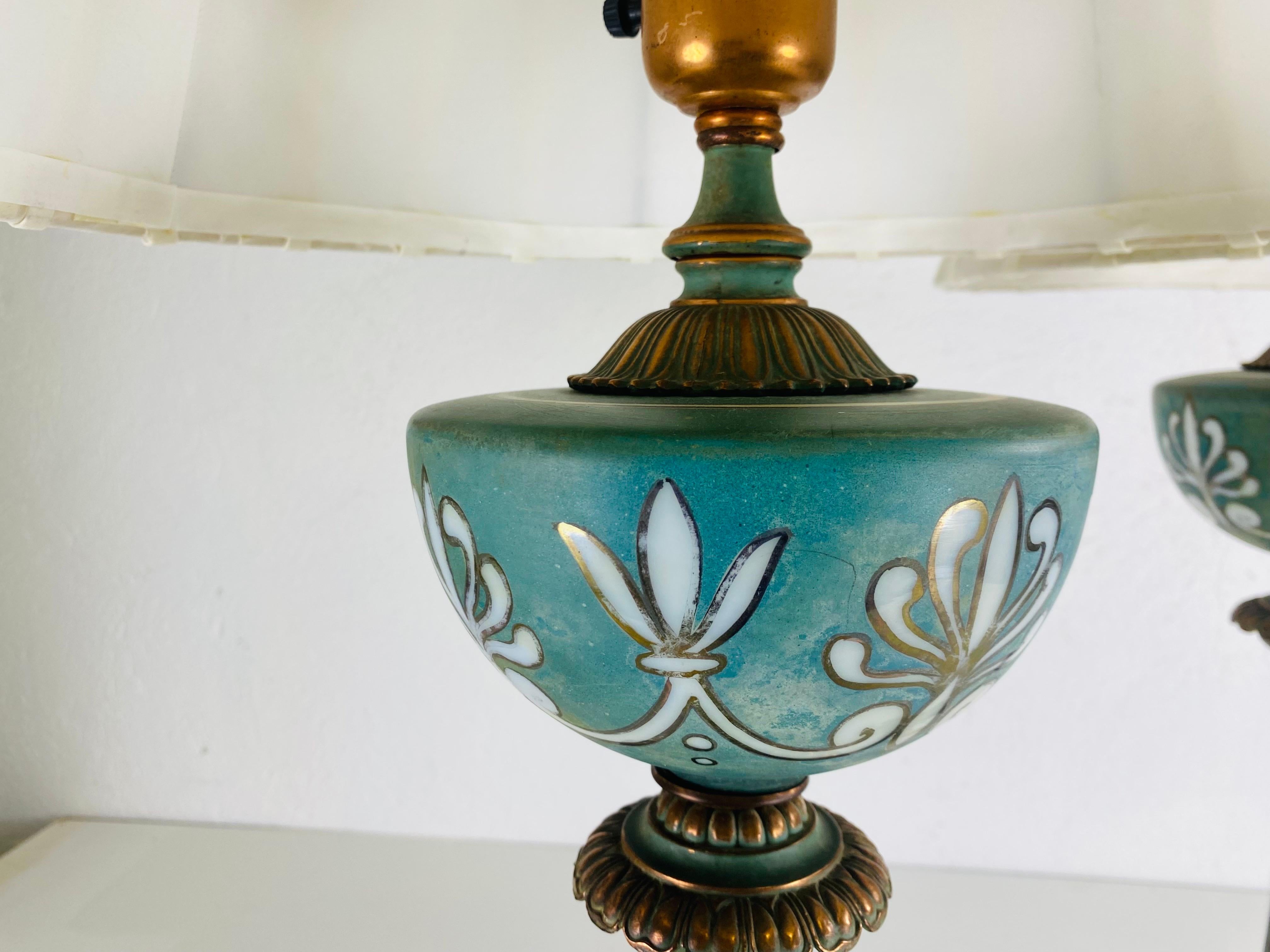 Medio. Par de lámparas de estilo neoclásico elegantes de época del siglo XIX Estadounidense en venta