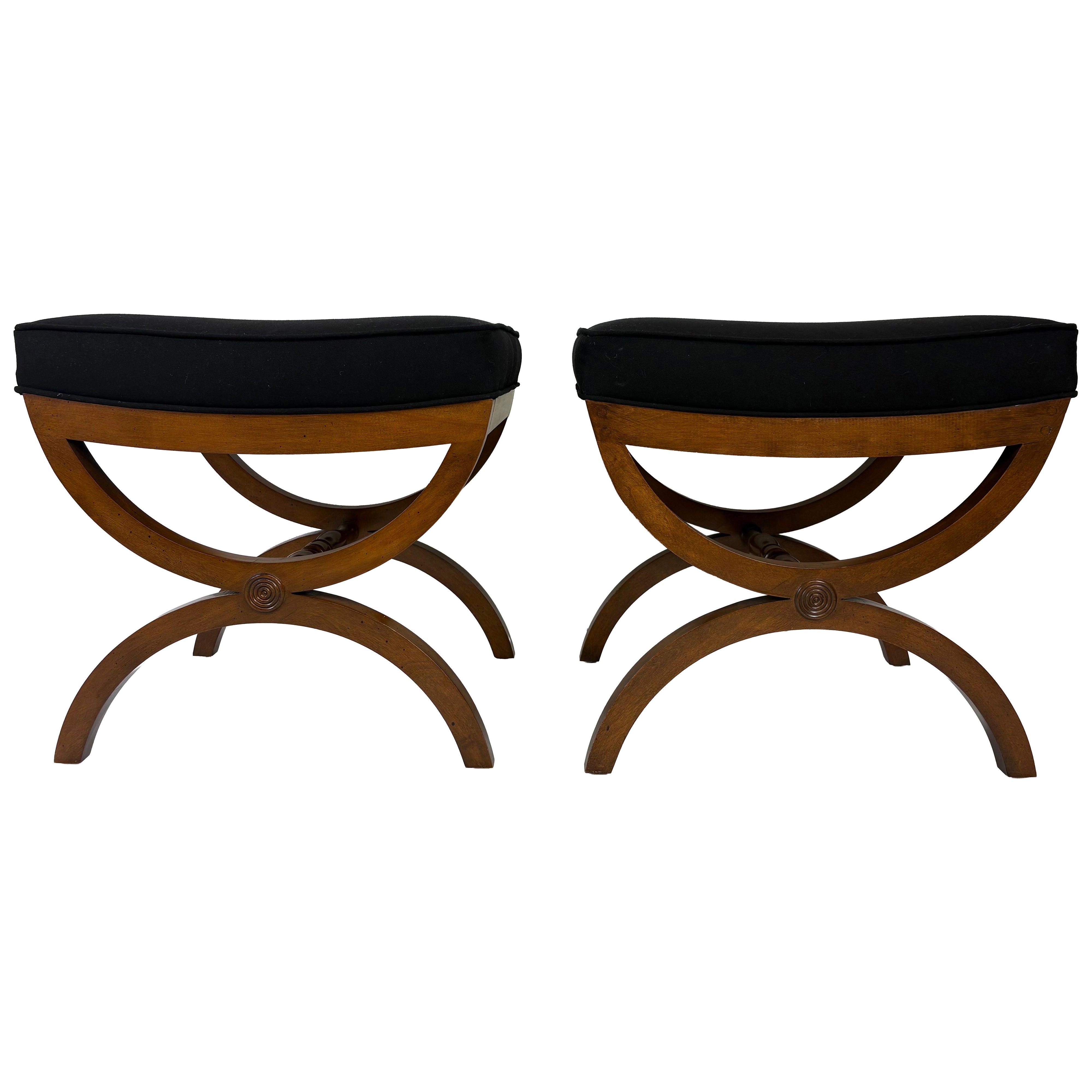 Bancs nouvellement rembourrés de style Empire du milieu du siècle dernier/paire