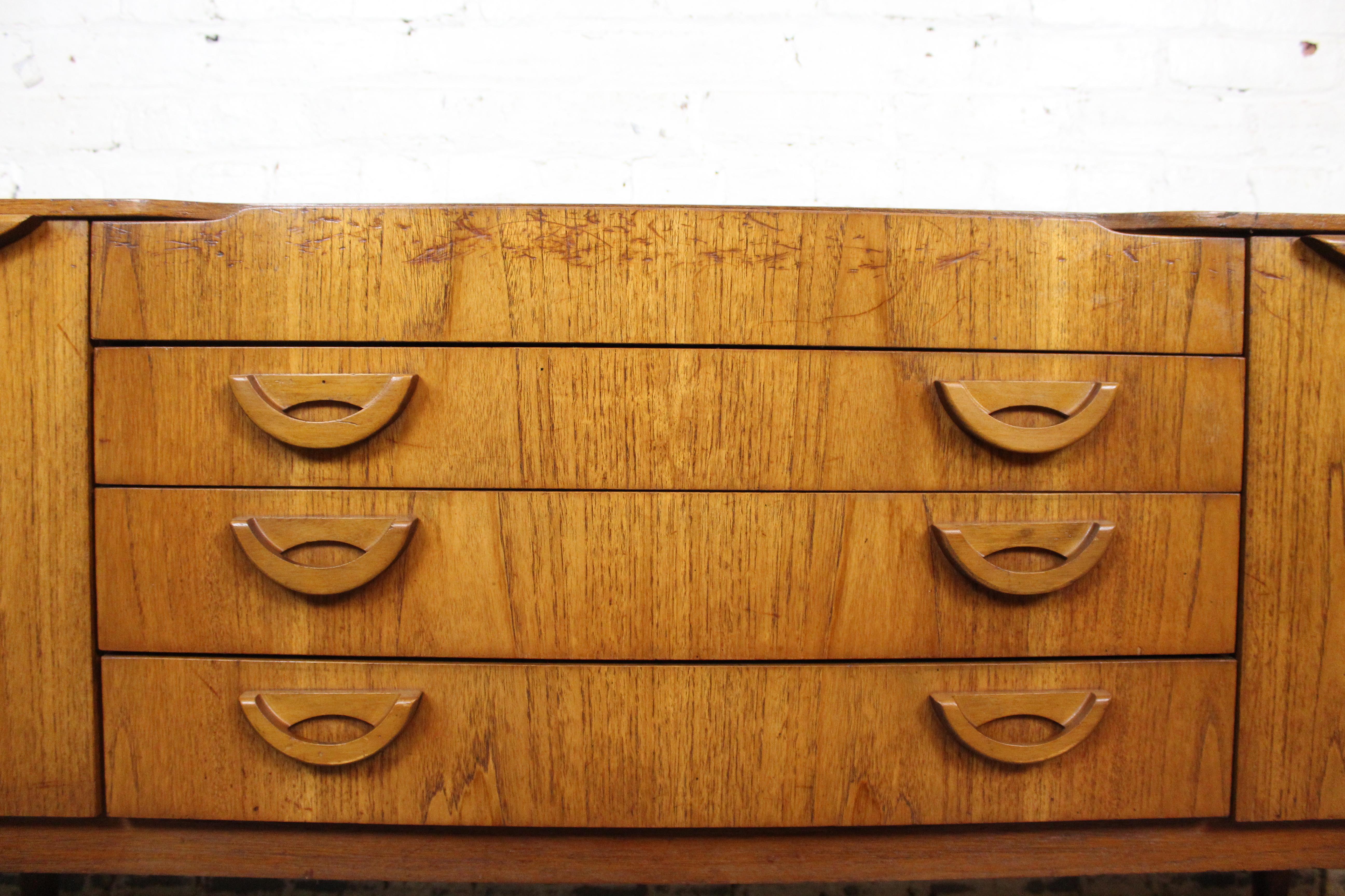 Englisches Vintage-Sideboard aus Teakholz von Beautility Furniture aus der Mitte des Jahrhunderts im Angebot 3