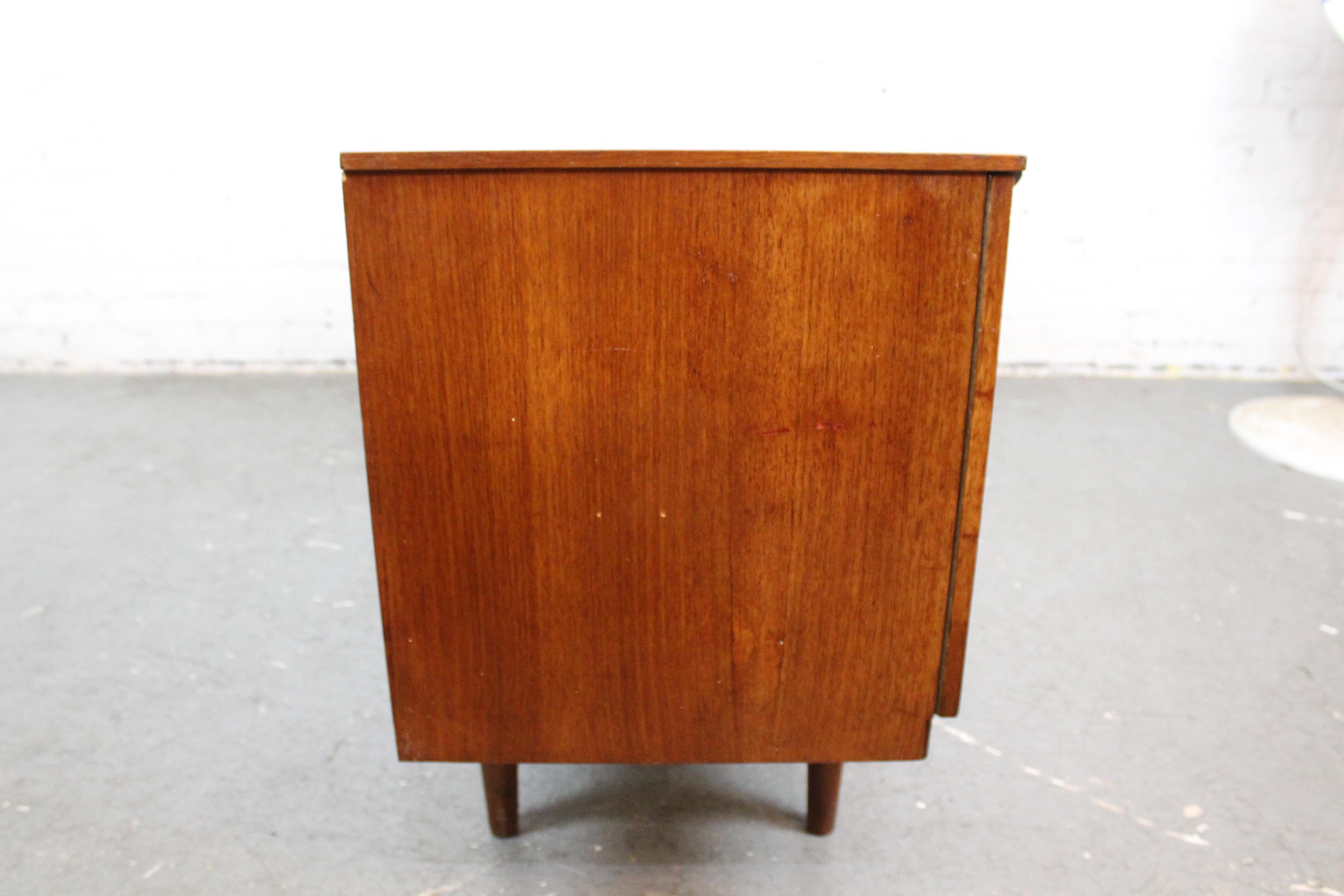 Englisches Vintage-Sideboard aus Teakholz von Beautility Furniture aus der Mitte des Jahrhunderts im Angebot 10