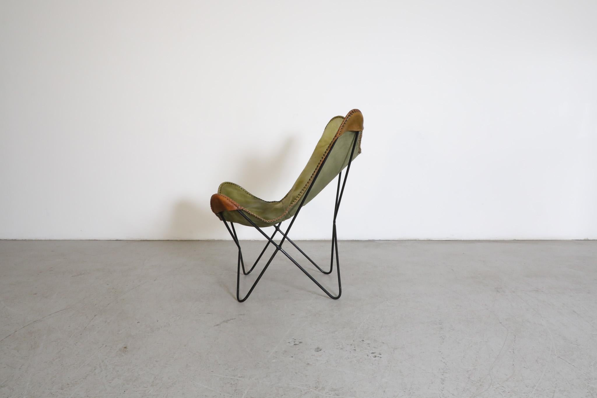 Mid-Century Vintage Faux Grünes Leder Schmetterling Lounge Stuhl w / Schwarzer Rahmen im Zustand „Gut“ im Angebot in Los Angeles, CA