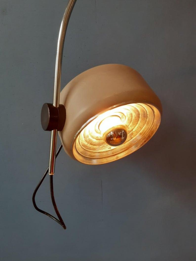 Lampada da terra ad arco vintage di metà secolo di Kaiser Idell/Kaiser Leuchten, anni '70 In condizioni ottime in vendita a ROTTERDAM, ZH
