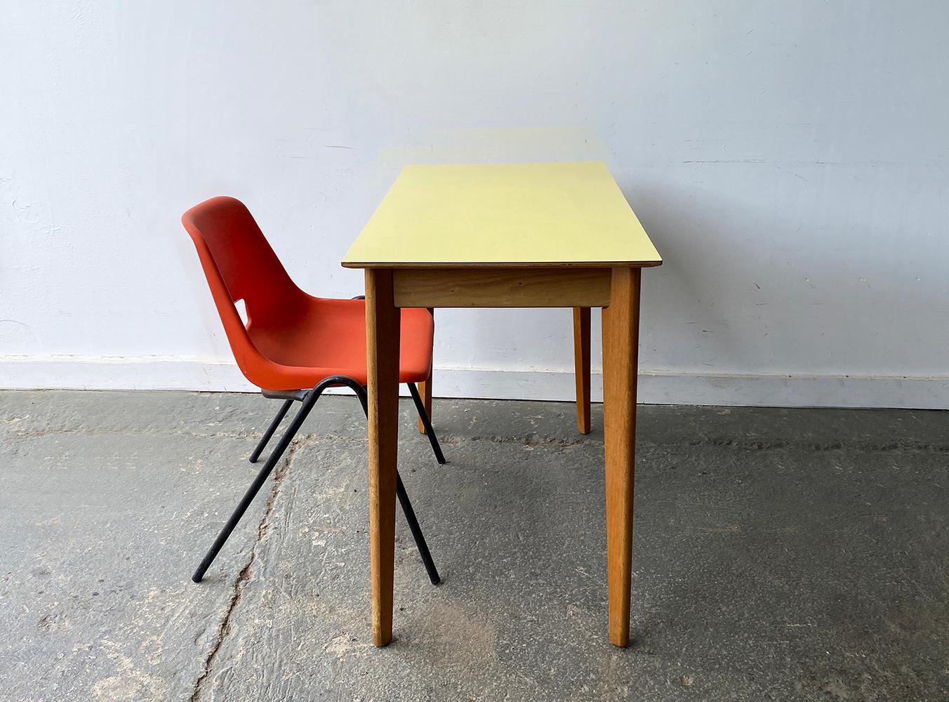 Mid-Century vintage Formica Küche Esstisch (Britisch) im Angebot