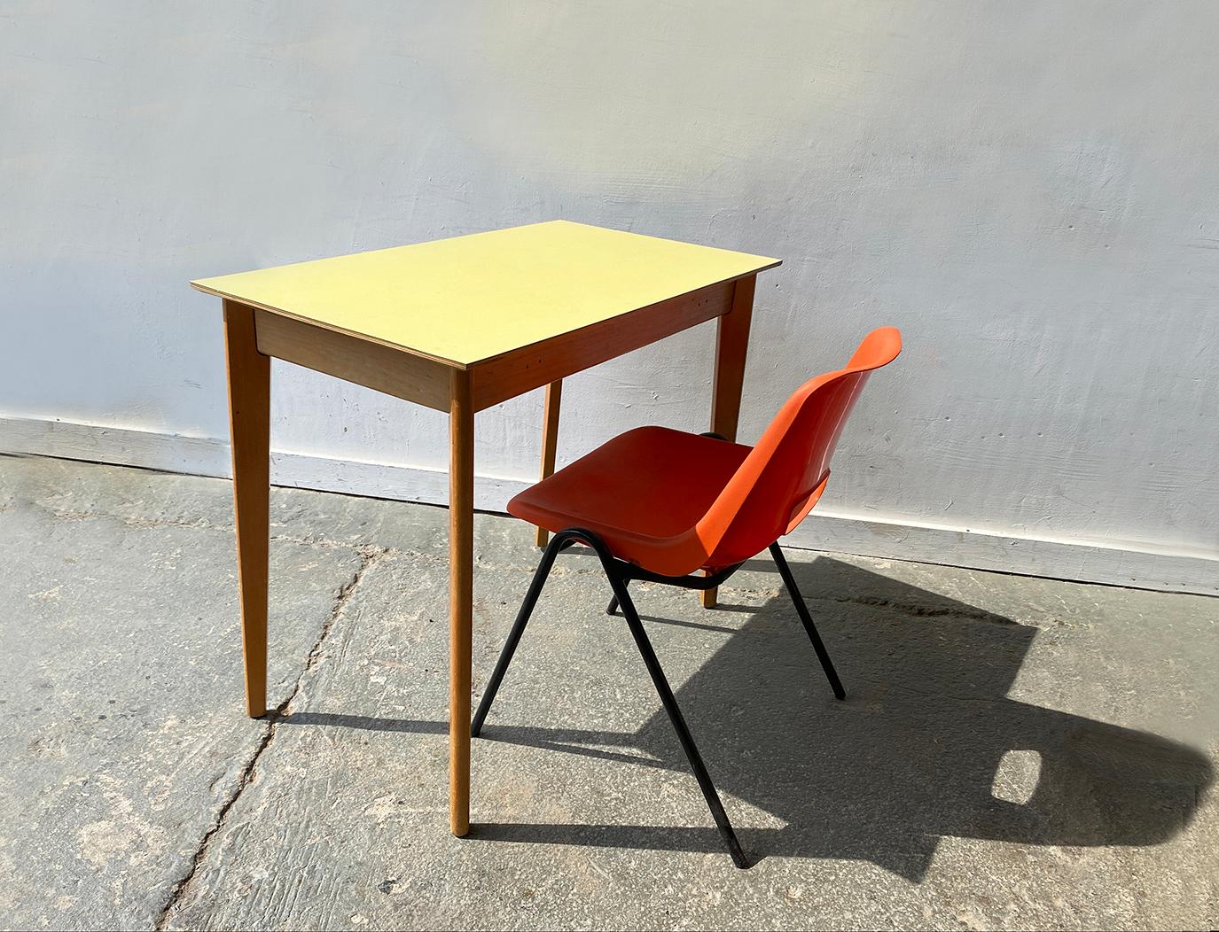 Mid-Century vintage Formica Küche Esstisch im Zustand „Hervorragend“ im Angebot in London, GB