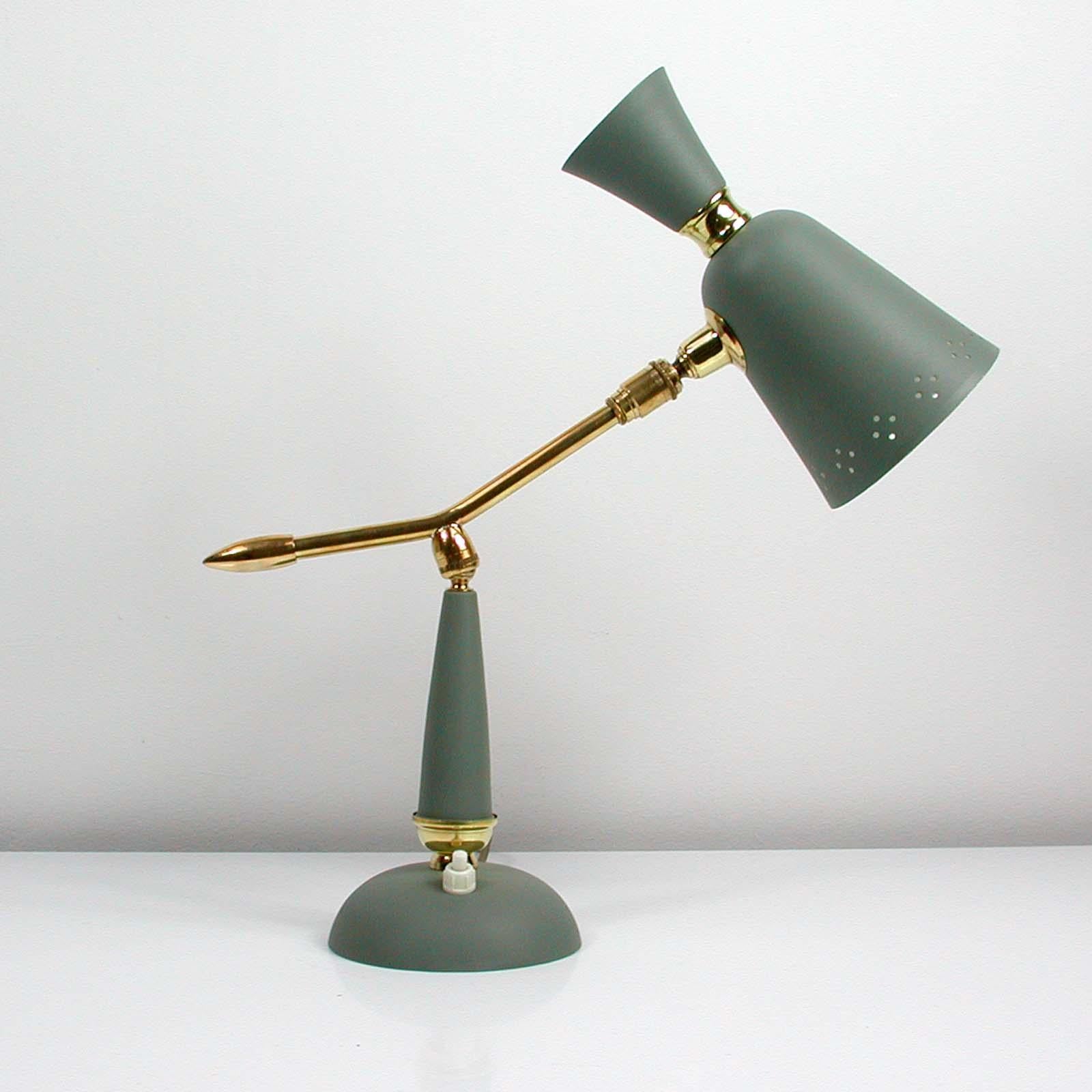 Französische Mid-Century Vintage-Tischlampe, 1950er Jahre (Messing) im Angebot