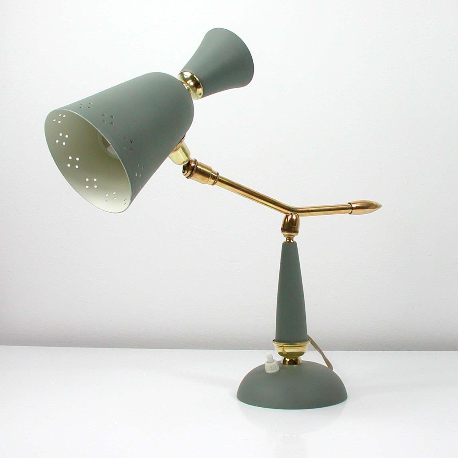 Laiton Lampe de bureau française vintage du milieu du siècle dernier, années 1950 en vente