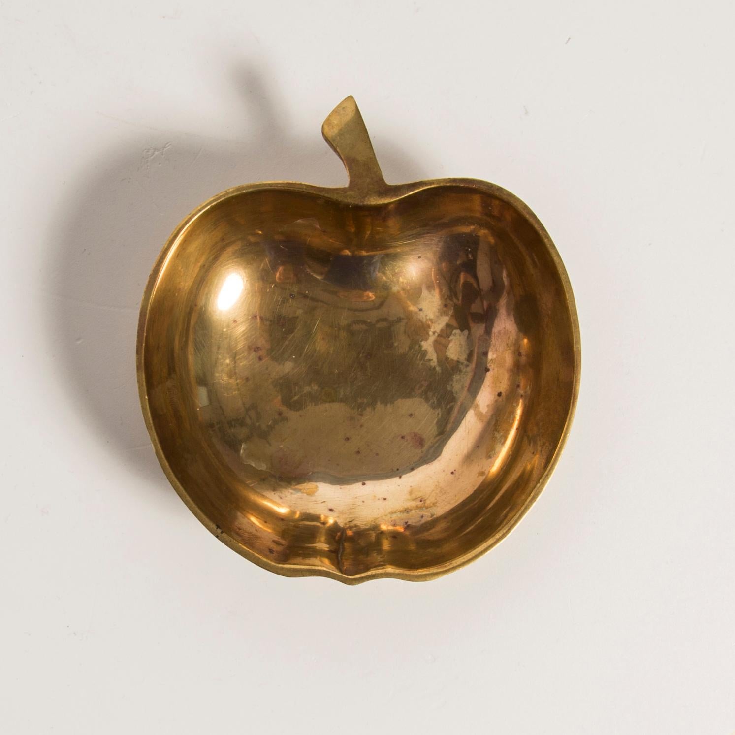 Midcentury Vintage Gold Apple Decorative Metal Plate, Italy, 1960s 1