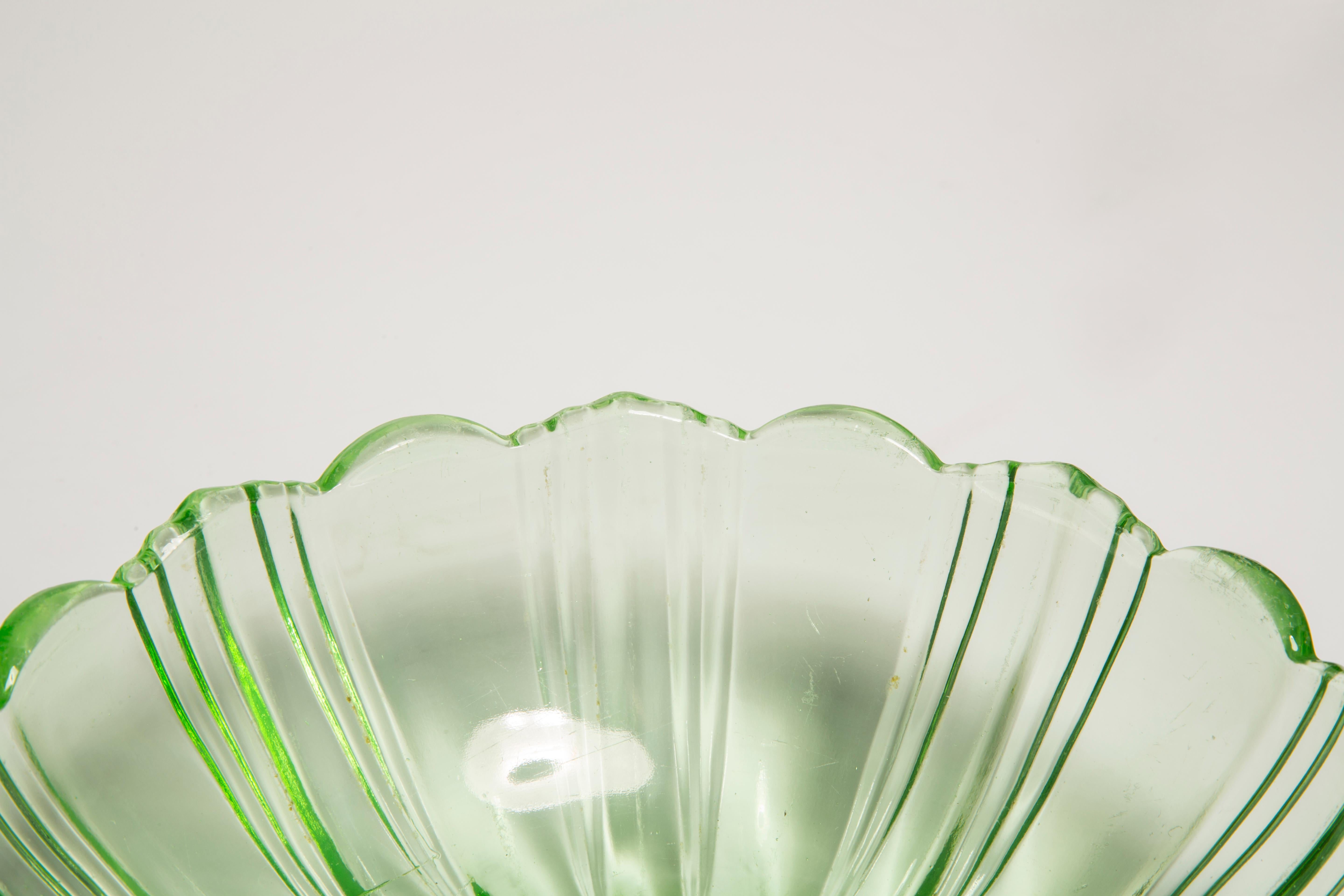 Grüner Blumen-Deko-Glasteller aus der Mitte des Jahrhunderts, Italien, 1960er Jahre im Angebot 7