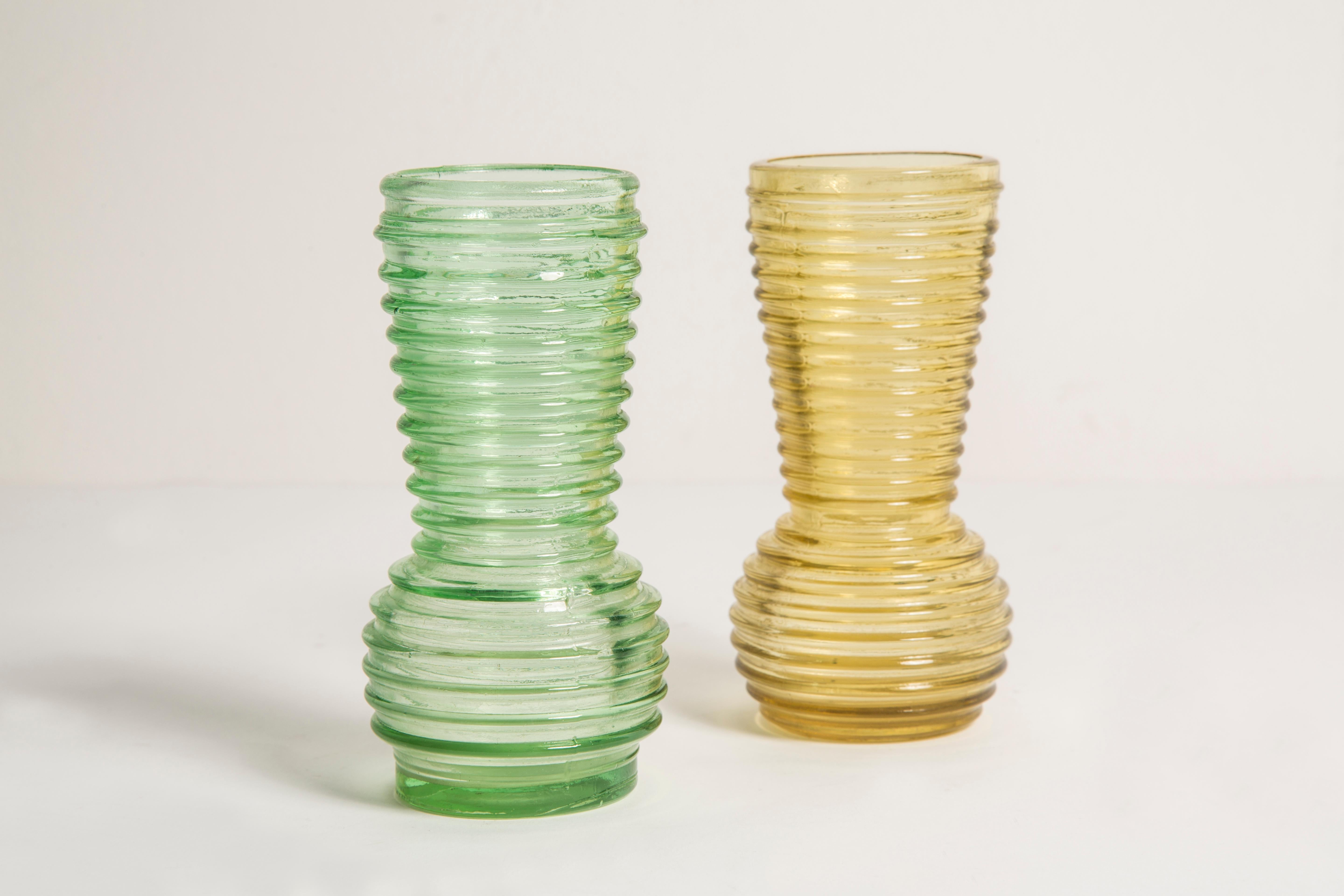 Petit vase géométrique vert vintage du milieu du siècle, Europe, années 1960 en vente 2