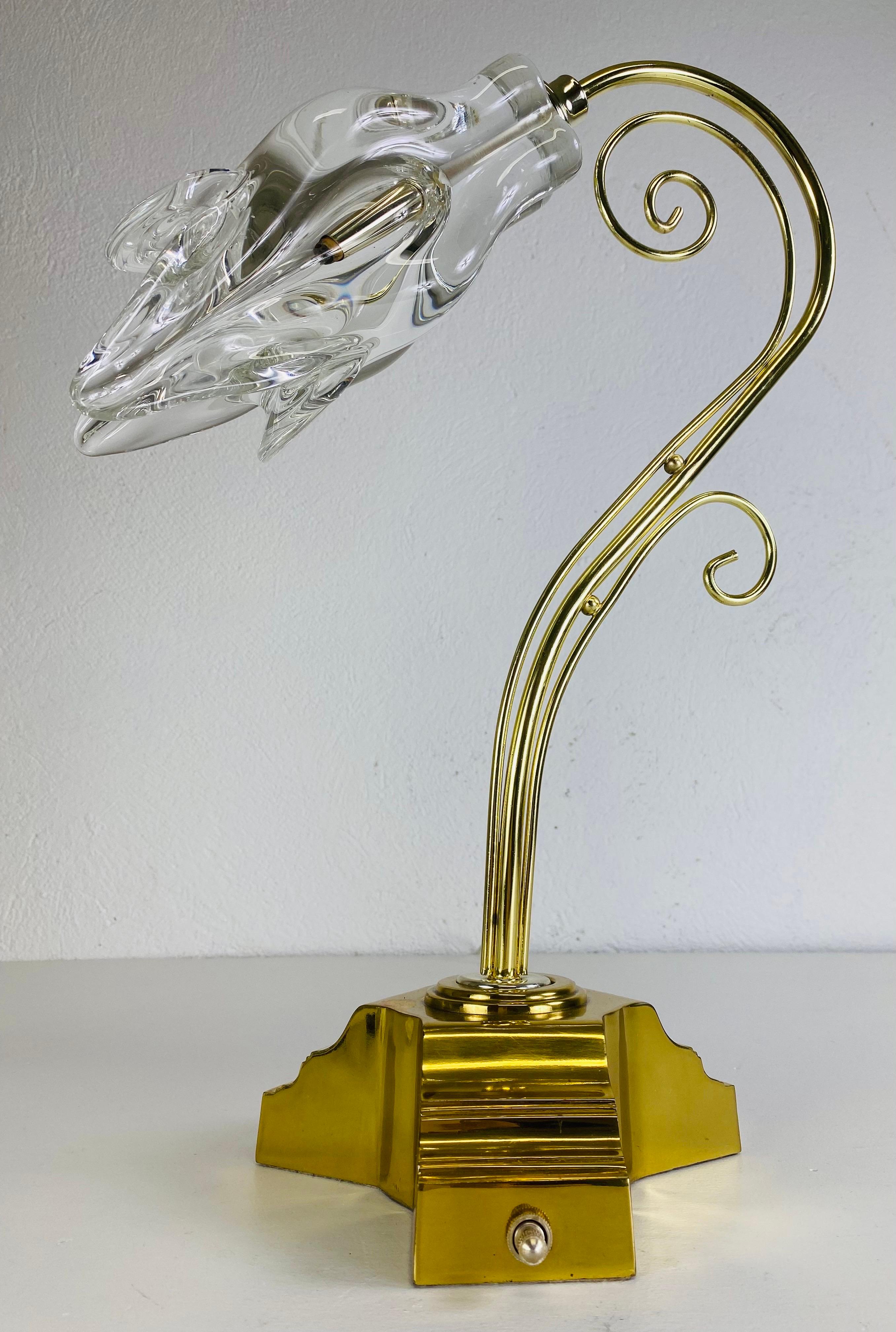Mid century vintage mundgeblasenen italienischen Murano klar Glas Calla Lilie Lampe im Zustand „Gut“ im Angebot in Allentown, PA