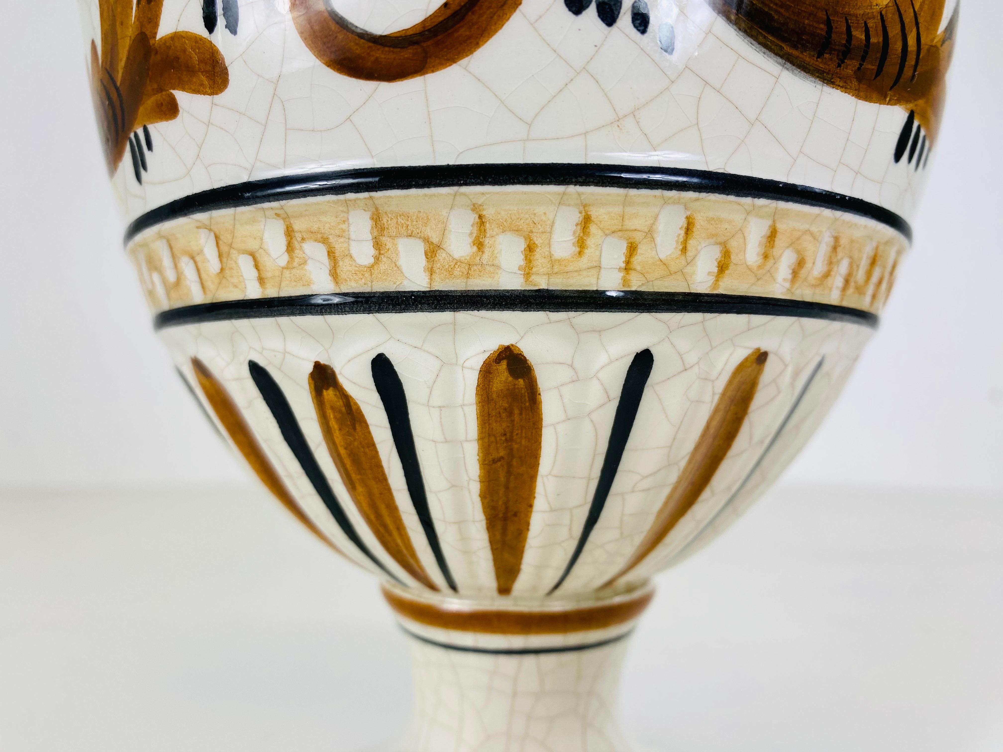 Handbemalte italienische Keramikurne mit Deckel aus der Mitte des Jahrhunderts. (Handgefertigt) im Angebot