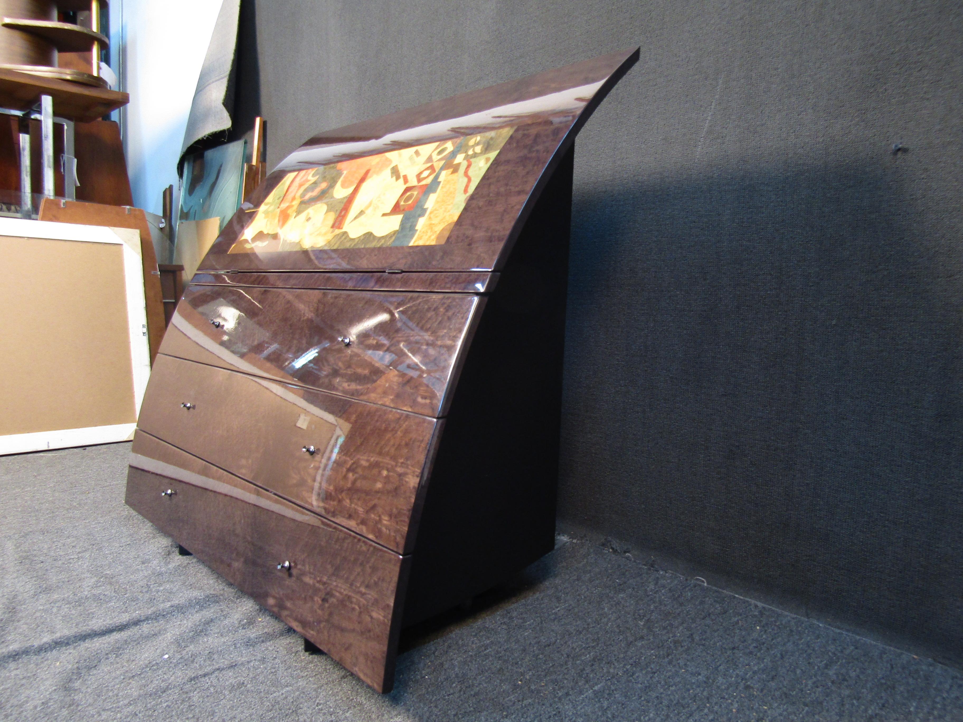 Mid-Century Vintage Inlaid Secretary Desk In Good Condition For Sale In Brooklyn, NY