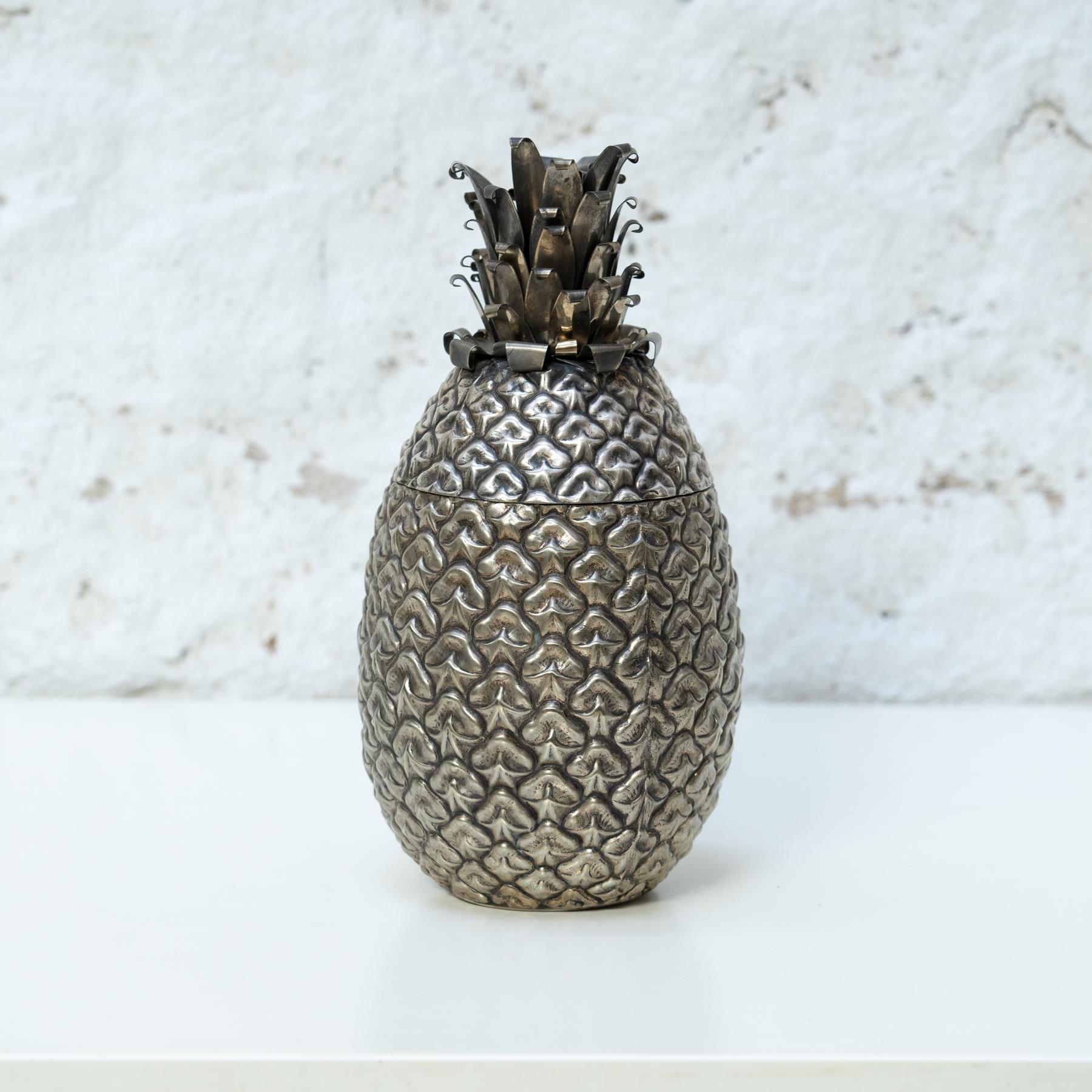 Mid-century vintage pineapple ice bucket by unknown artist, circa 1960.

Manufactured in Italy, circa 1960.

Made of Alpaca.

In original condition with minor wear consistent of age and use, preserving a beautiful patina.


 