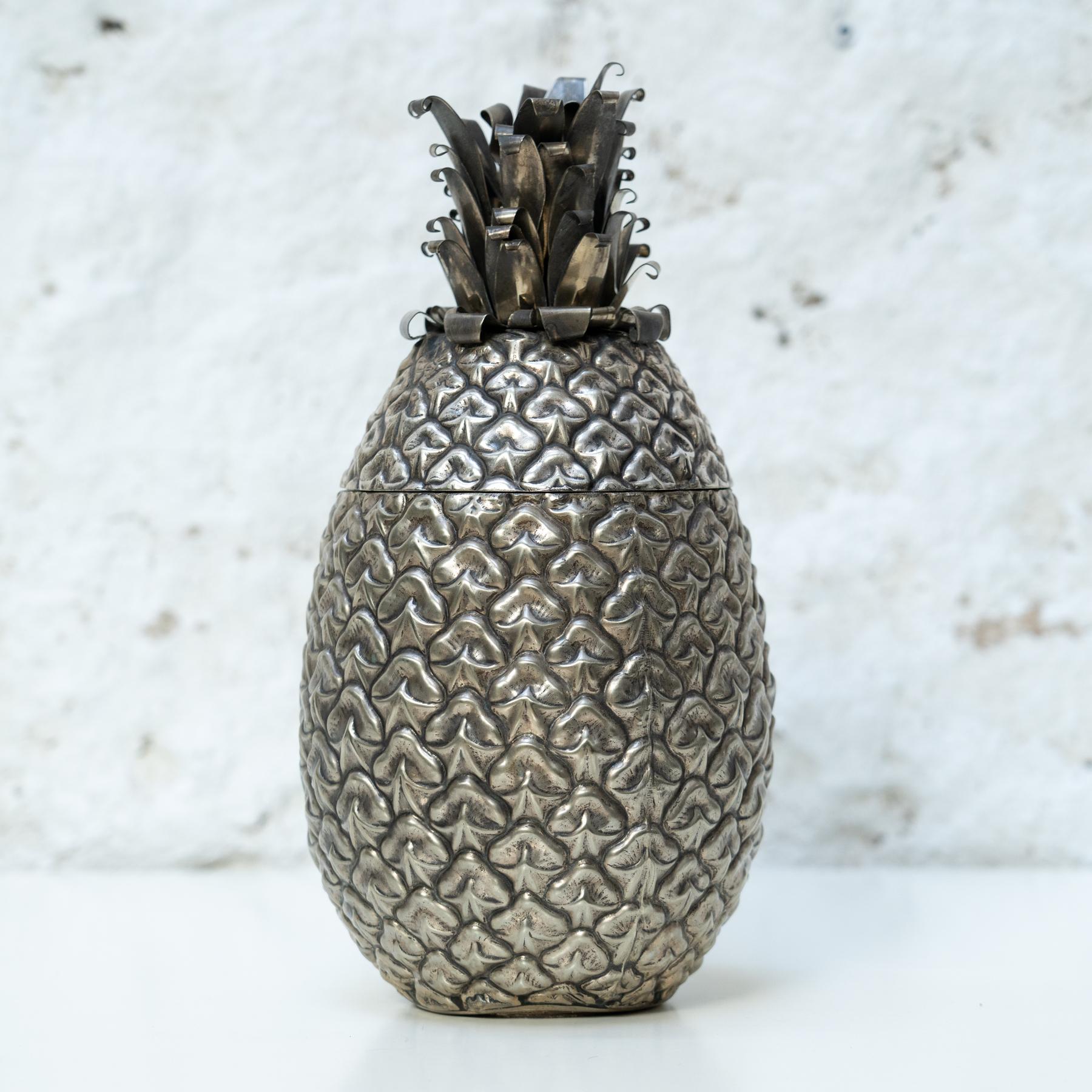 Mid-century Vintage Italian Alpaca Pineapple Ice Bucket, circa 1960 In Good Condition For Sale In Barcelona, ES