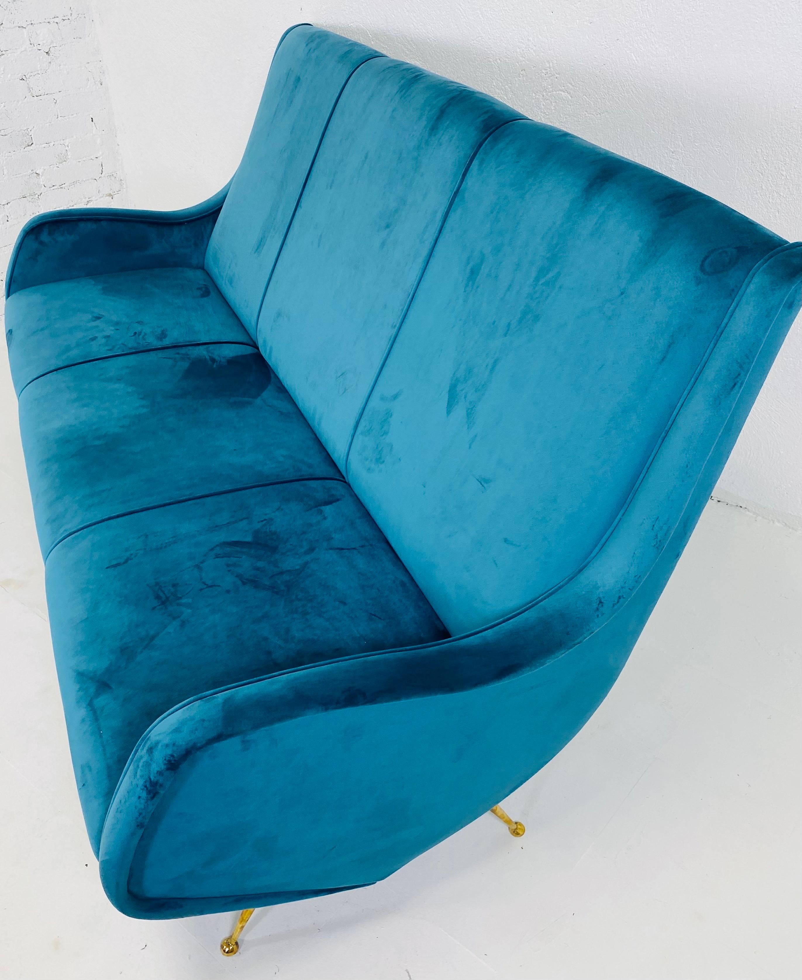 Hand-Crafted Mid-century vintage Italian blue velvet sofa in the manner of Gio Ponti For Sale