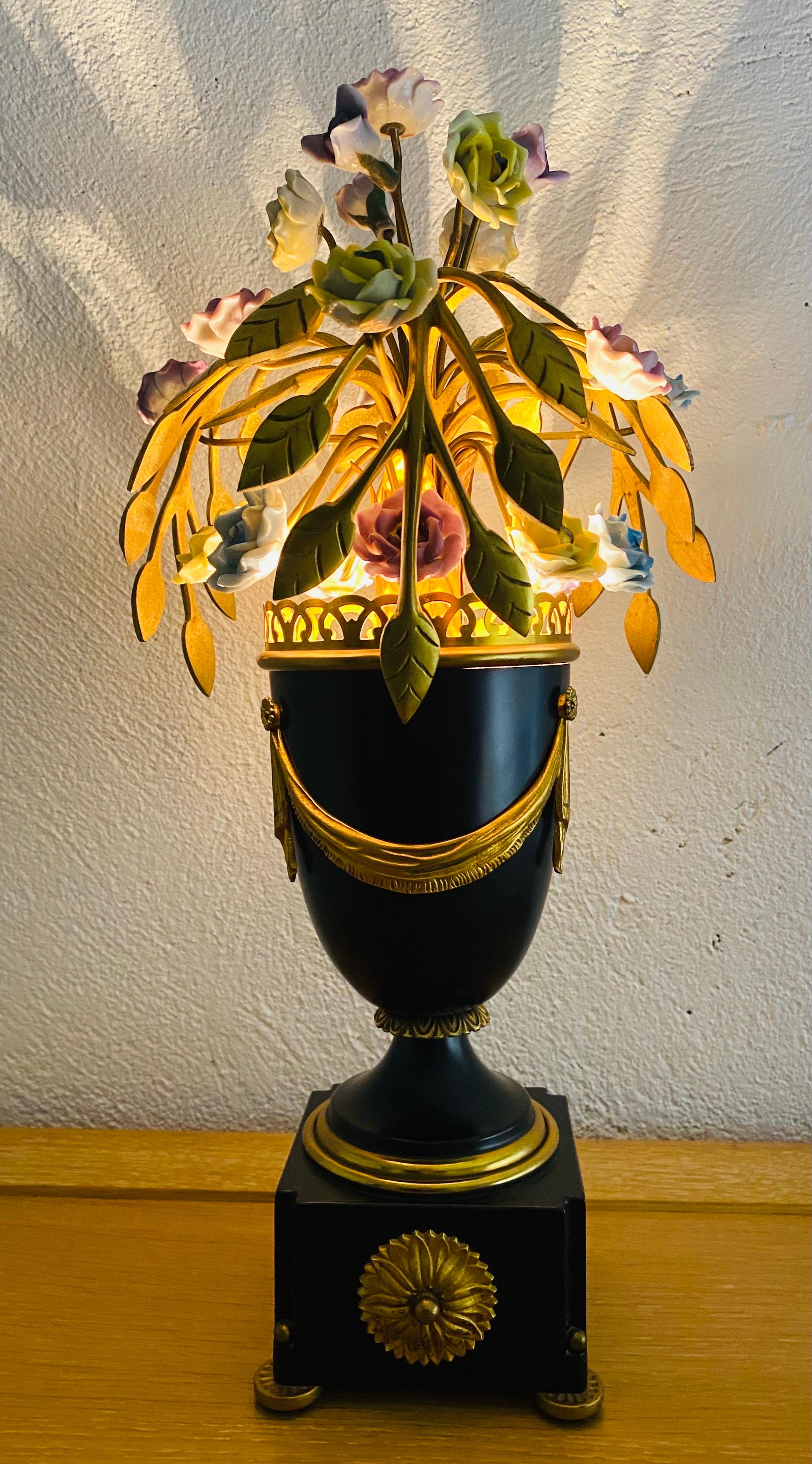 Mid century vintage Italian brass and porcelain whimsical decorator lamp For Sale 4