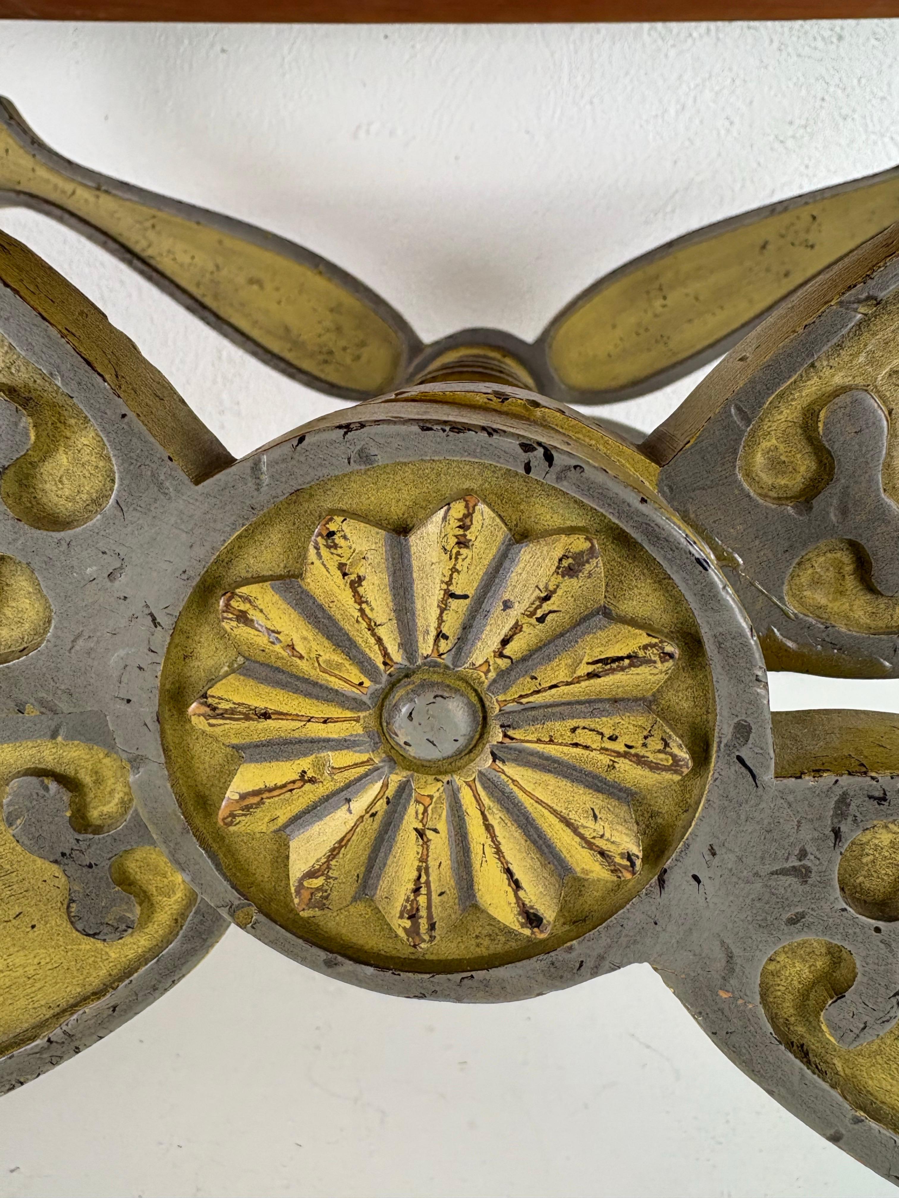 Milieu du XXe siècle Table d'appoint d'inspiration Empire italien du milieu du siècle dernier en vente