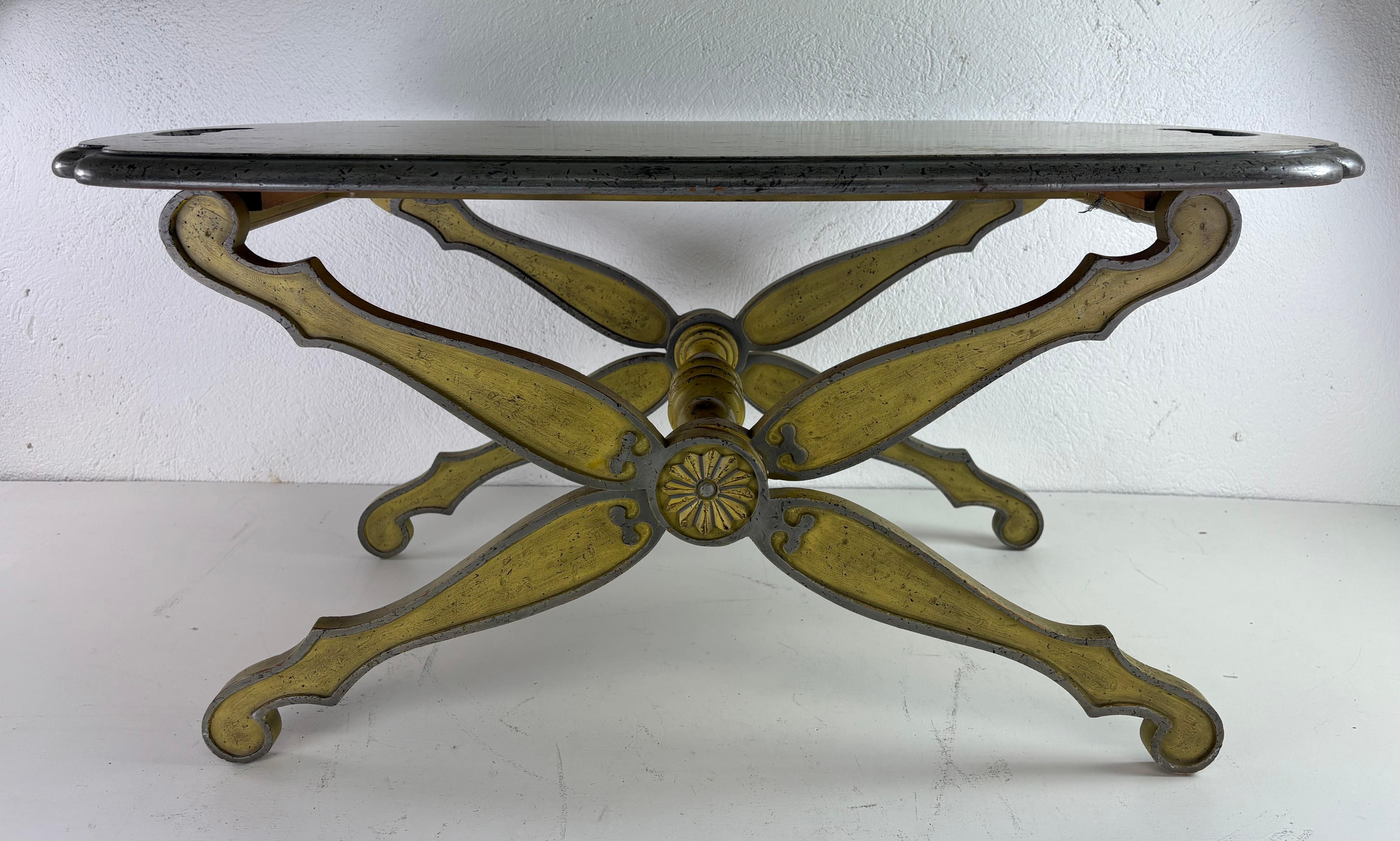 Table d'appoint d'inspiration Empire italien du milieu du siècle dernier en vente 1