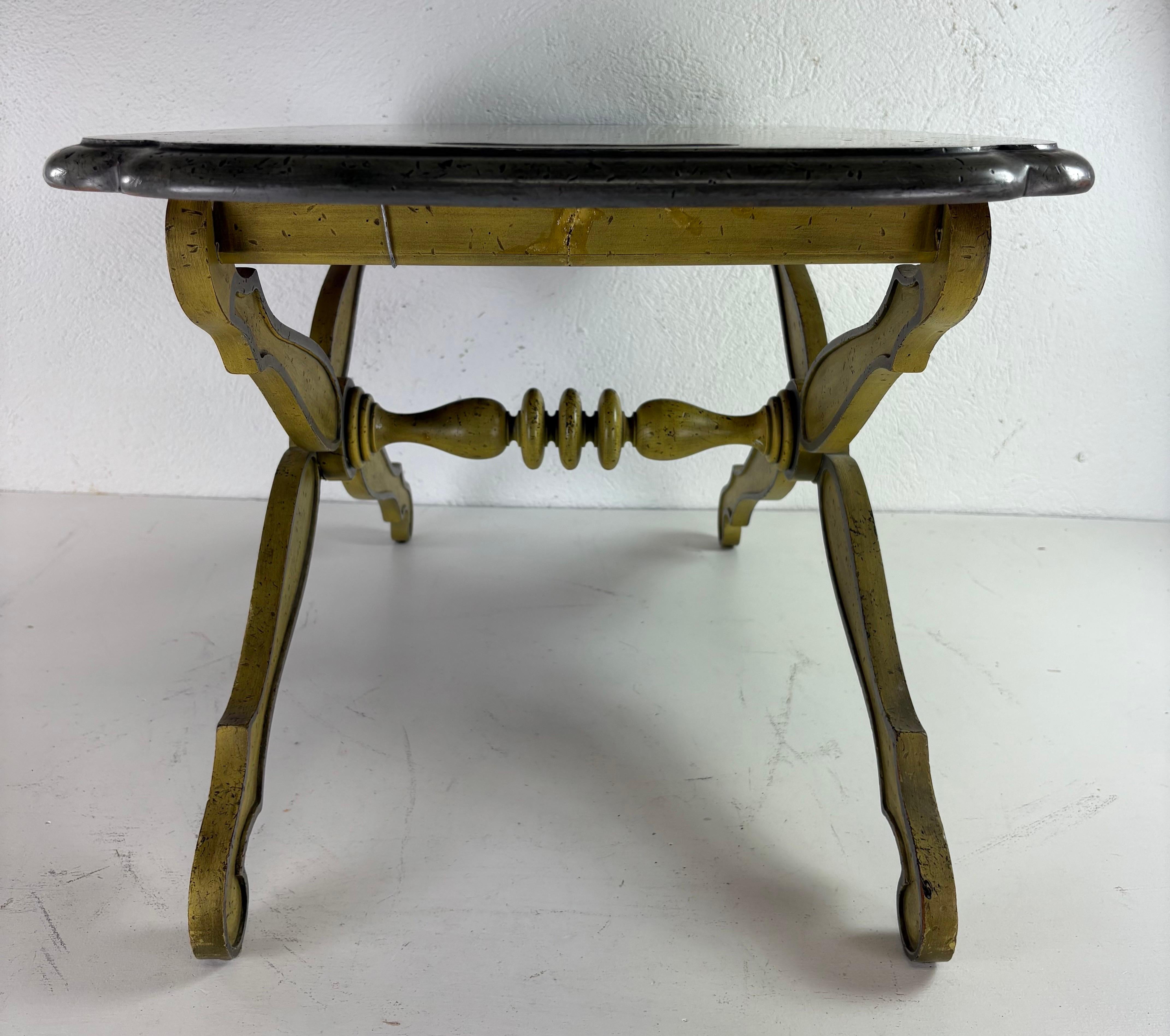 Table d'appoint d'inspiration Empire italien du milieu du siècle dernier en vente 3