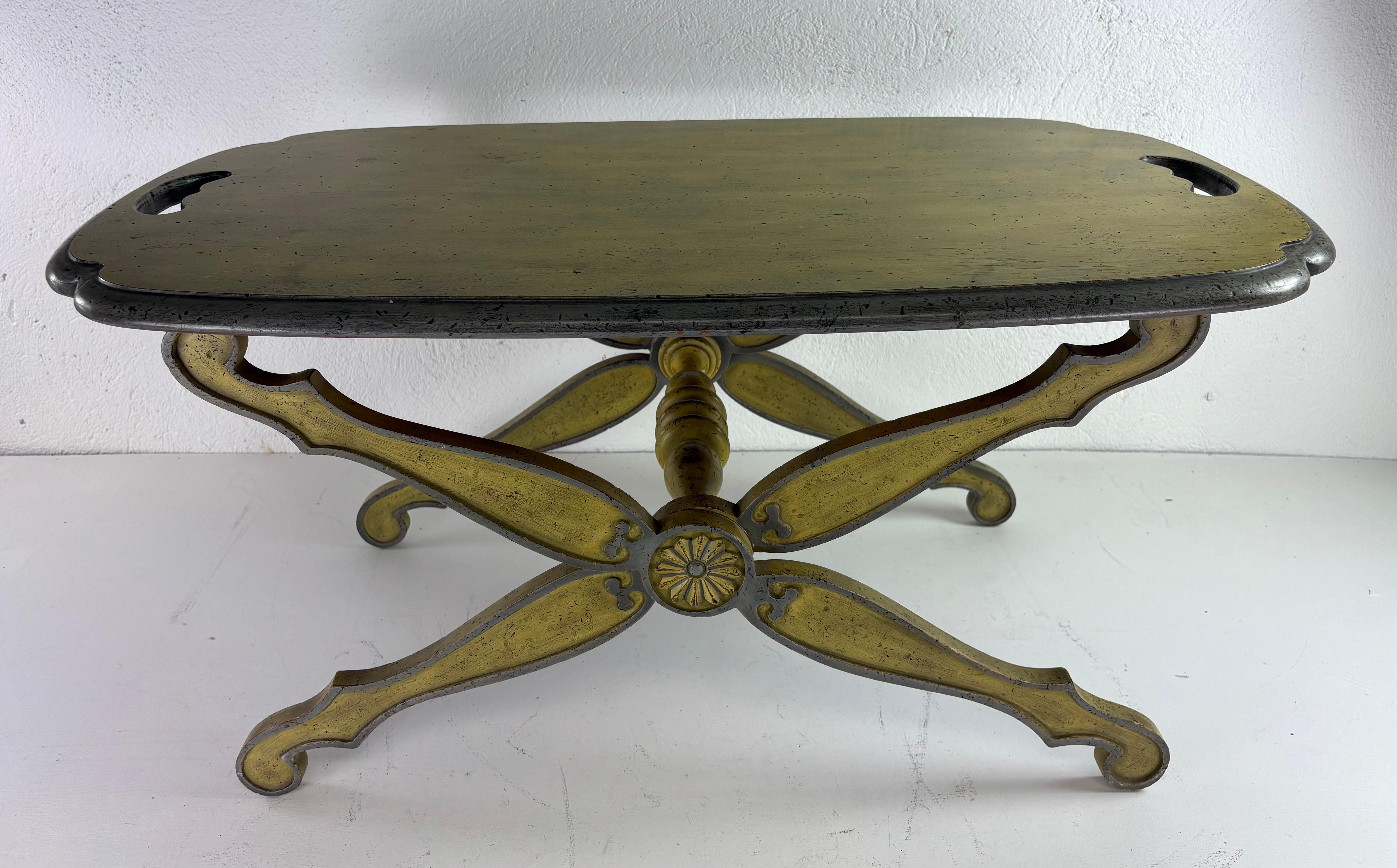 Table d'appoint d'inspiration Empire italien du milieu du siècle dernier en vente 4