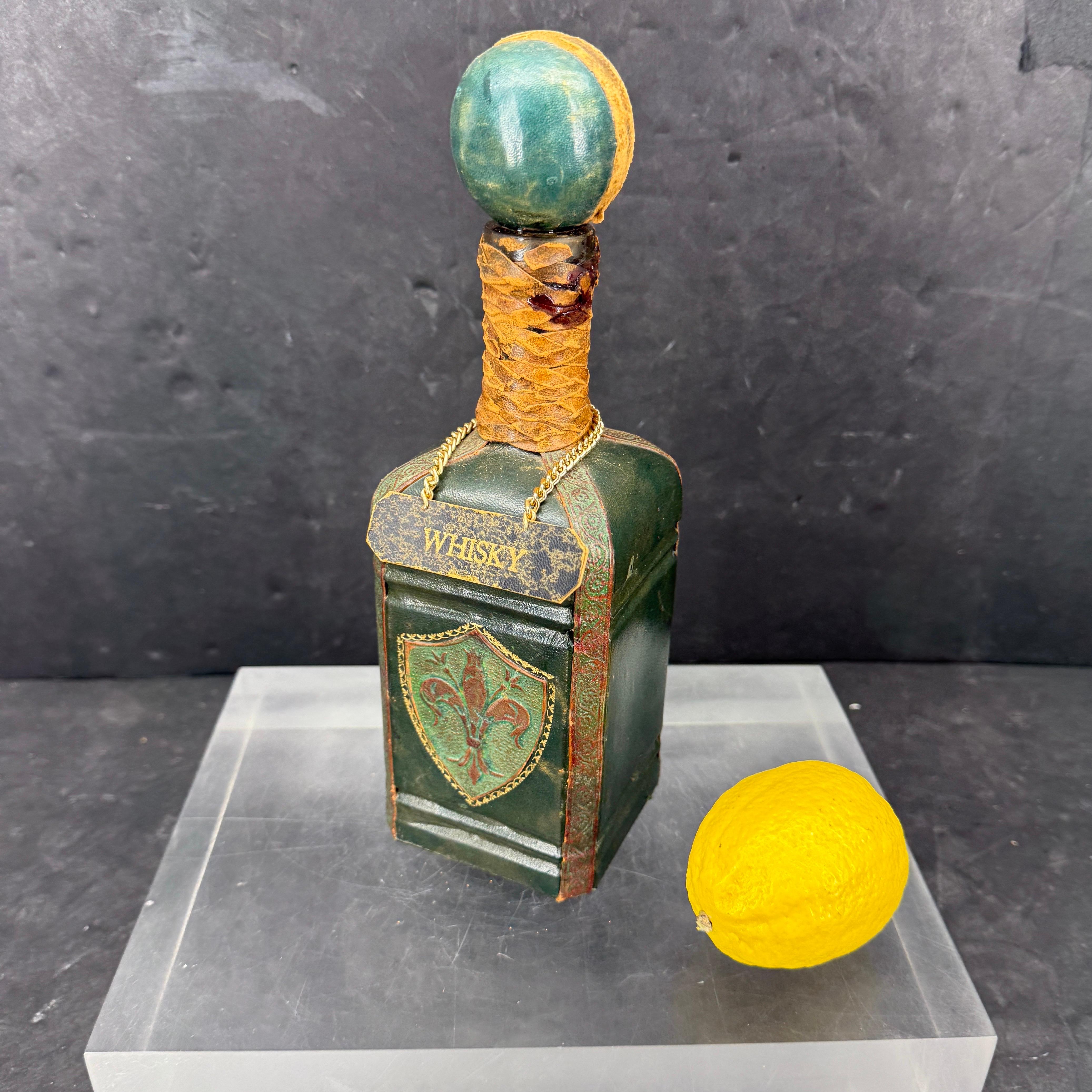 Mid-Century Vintage Italienisch Leder verziert Whisky-Flasche im Angebot 17
