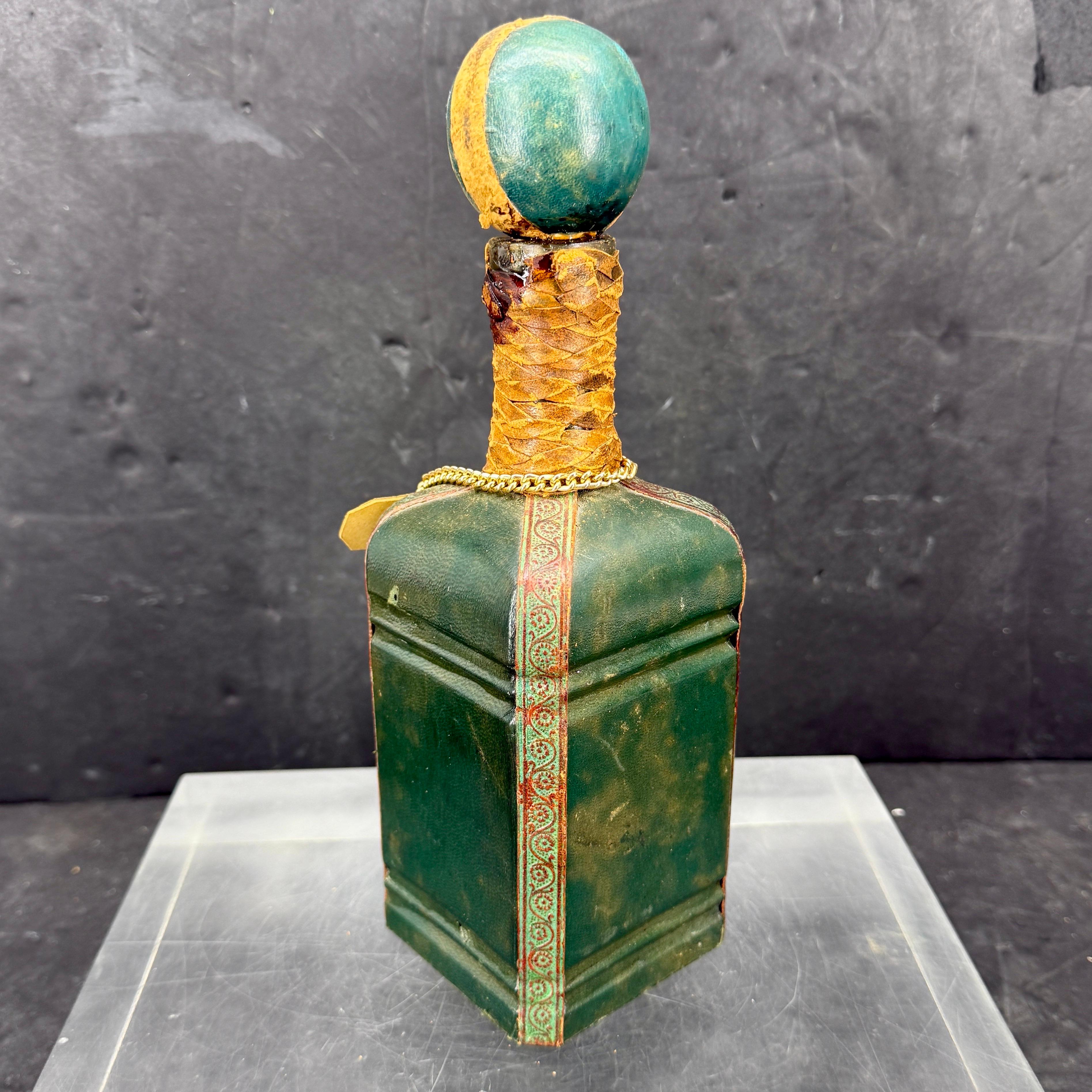 Mid-Century Vintage Italienisch Leder verziert Whisky-Flasche im Angebot 20
