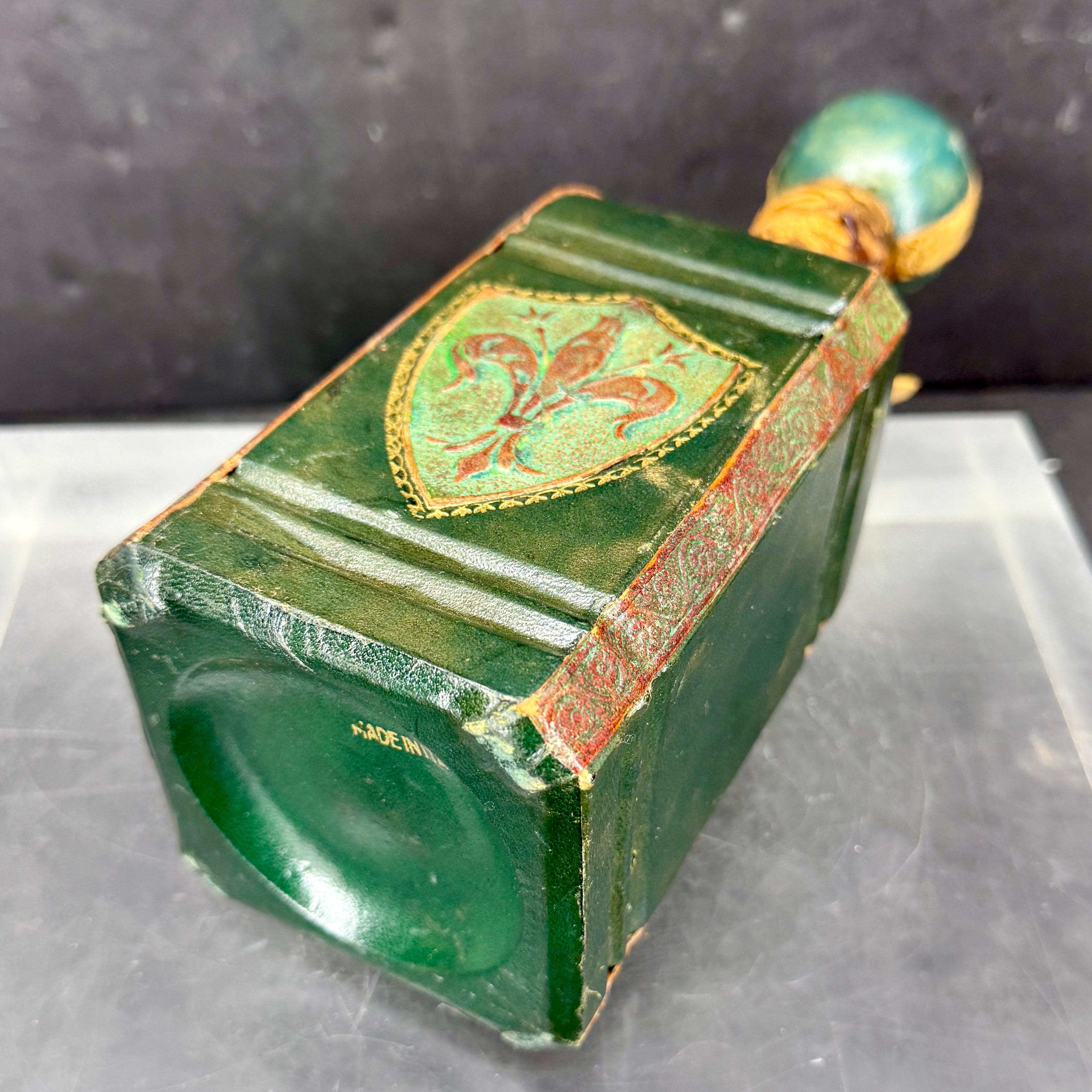 Mid-Century Vintage Italienisch Leder verziert Whisky-Flasche im Angebot 3