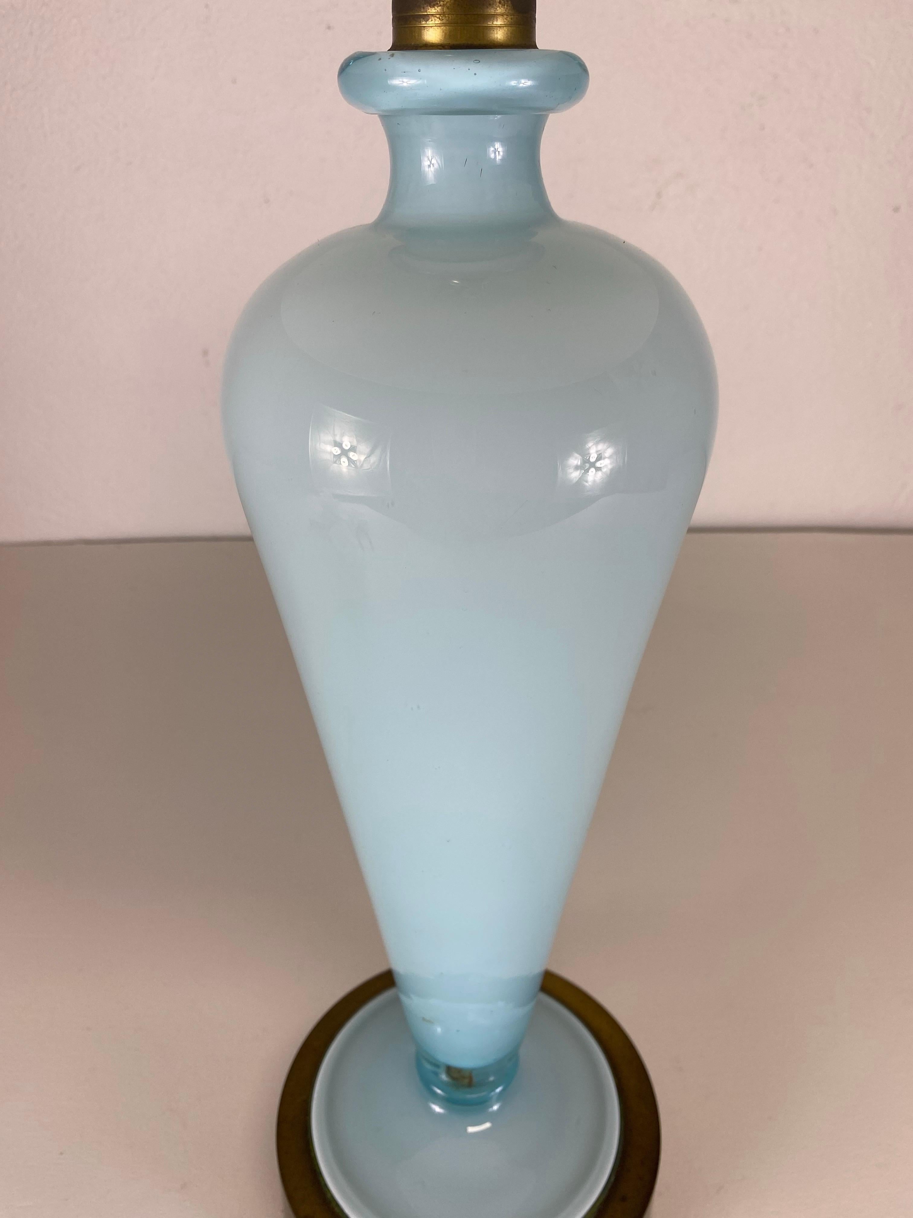 Moderne Lampe de table italienne vintage du milieu du siècle dernier en verre de Murano bleu opaque en vente