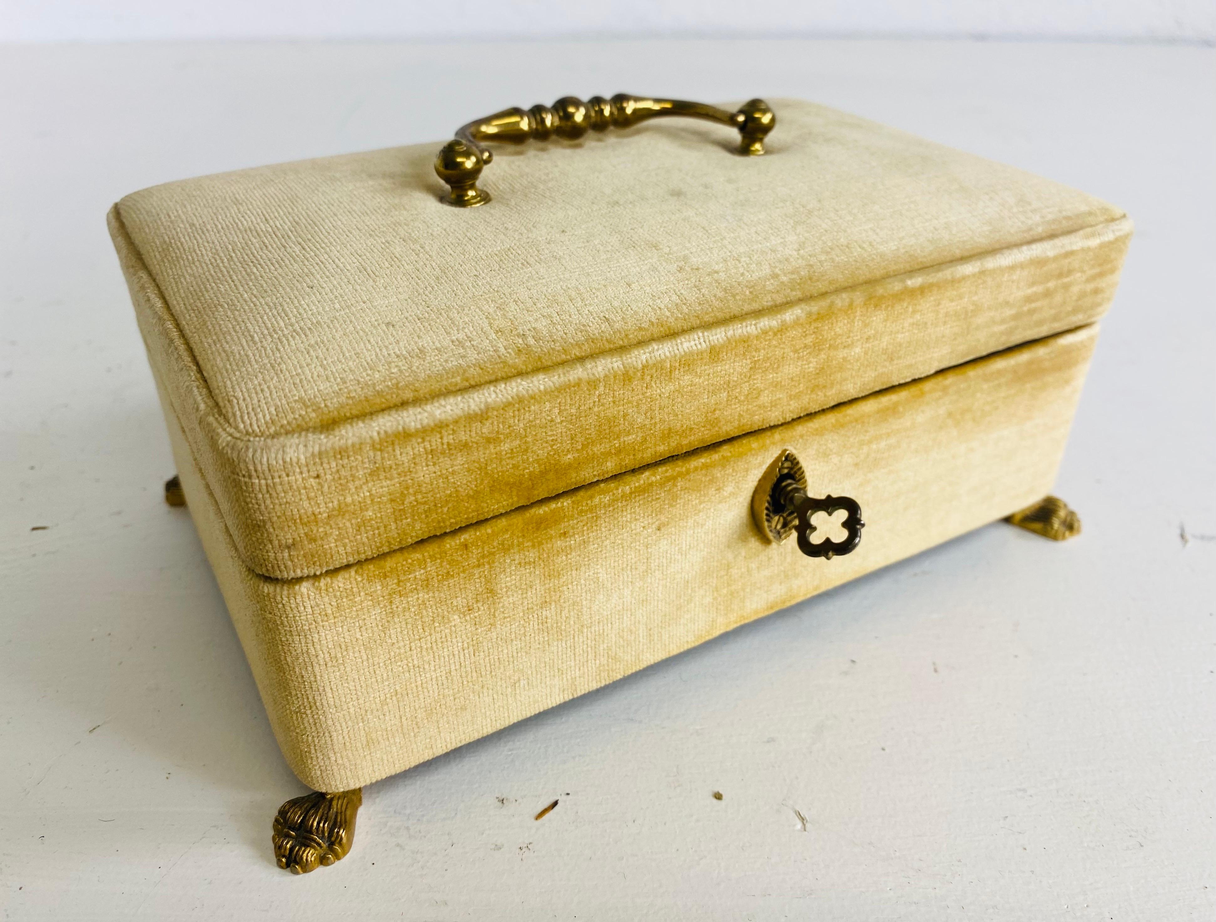Mid-century vintage Italian velvet covered jewelry box 3