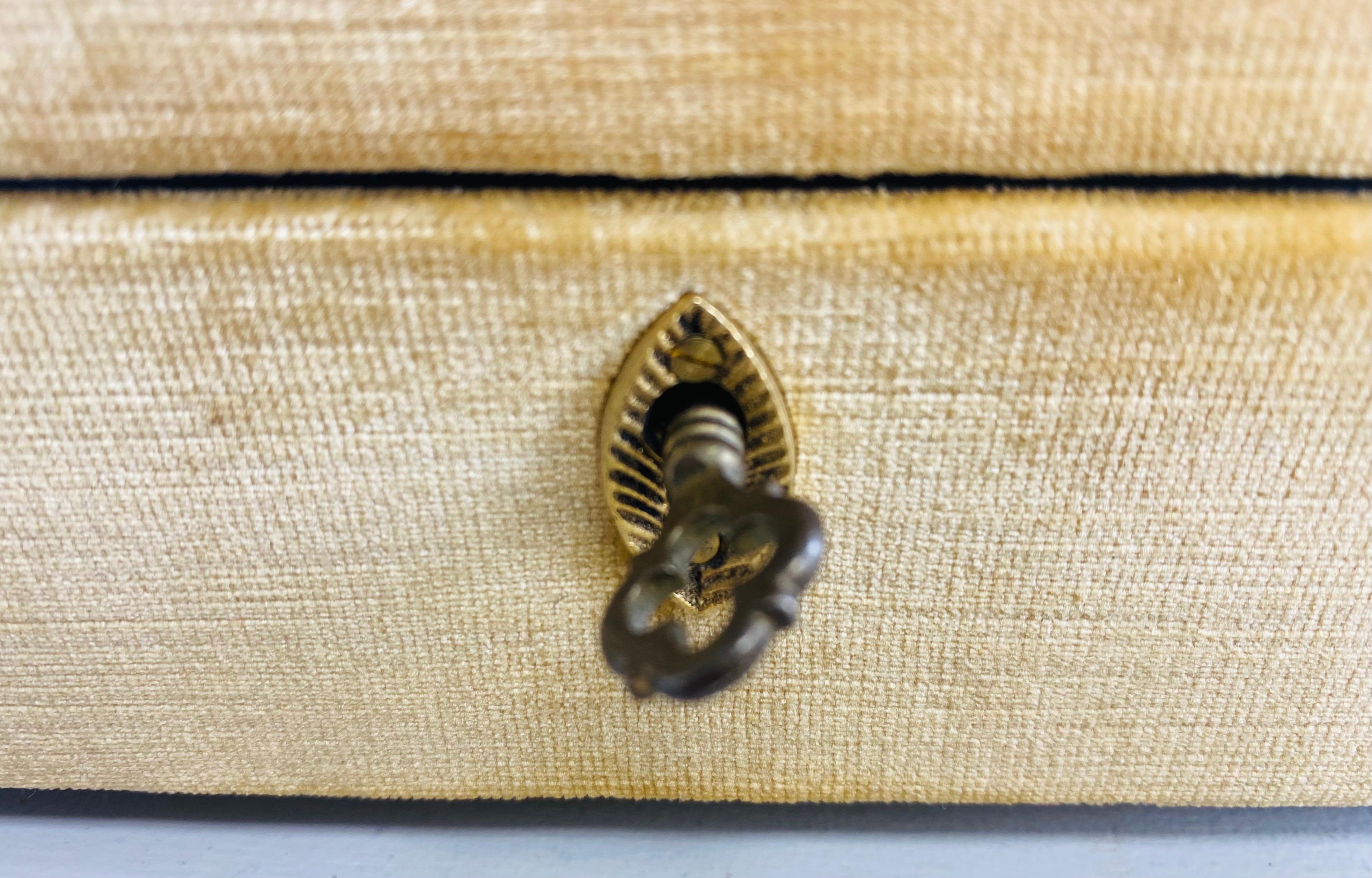 Mid-century vintage Italian velvet covered jewelry box 1