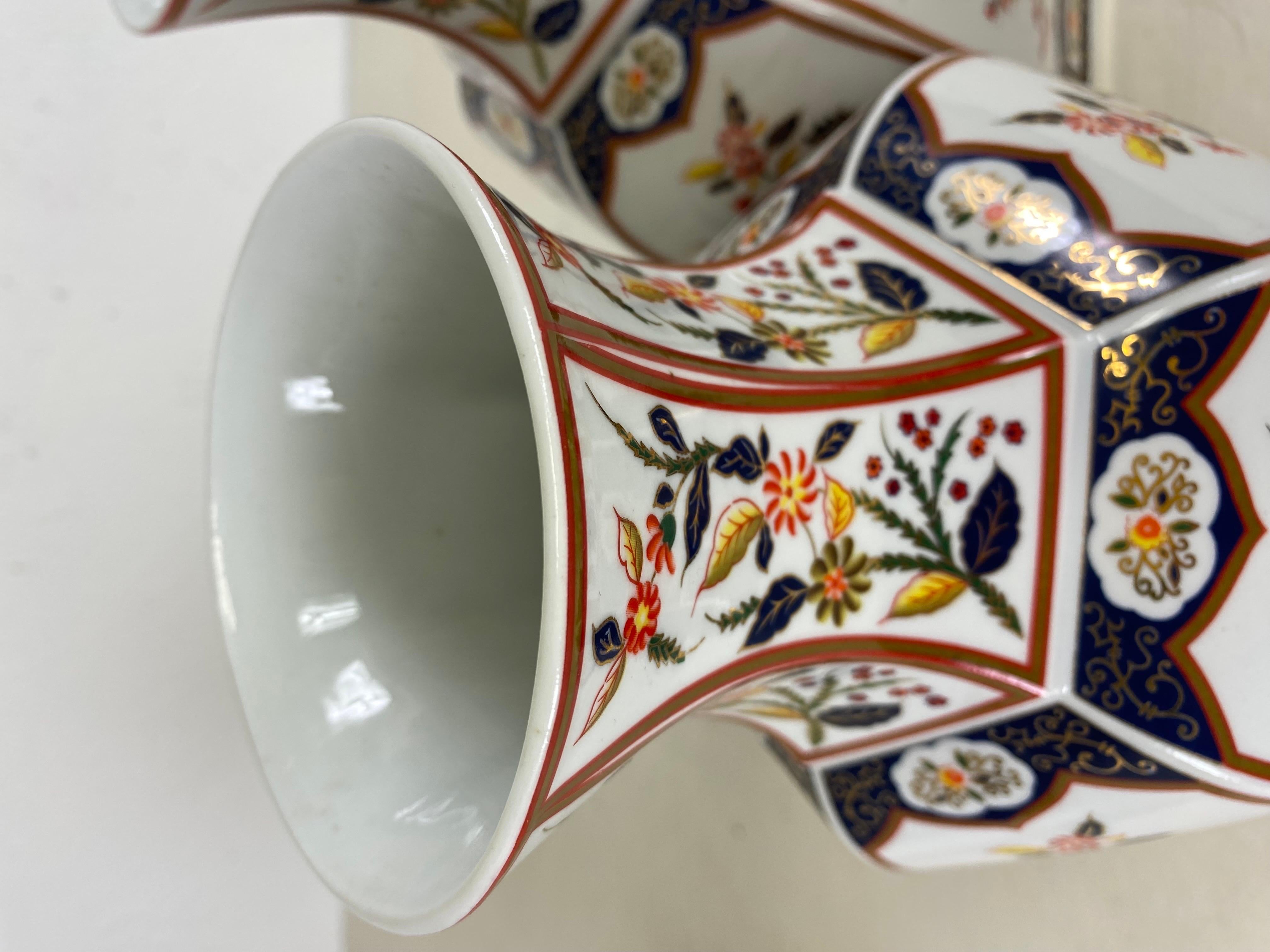 Midcentury Vintage Japanese Export Porcelain Imari Vases/ a Pair For Sale 1