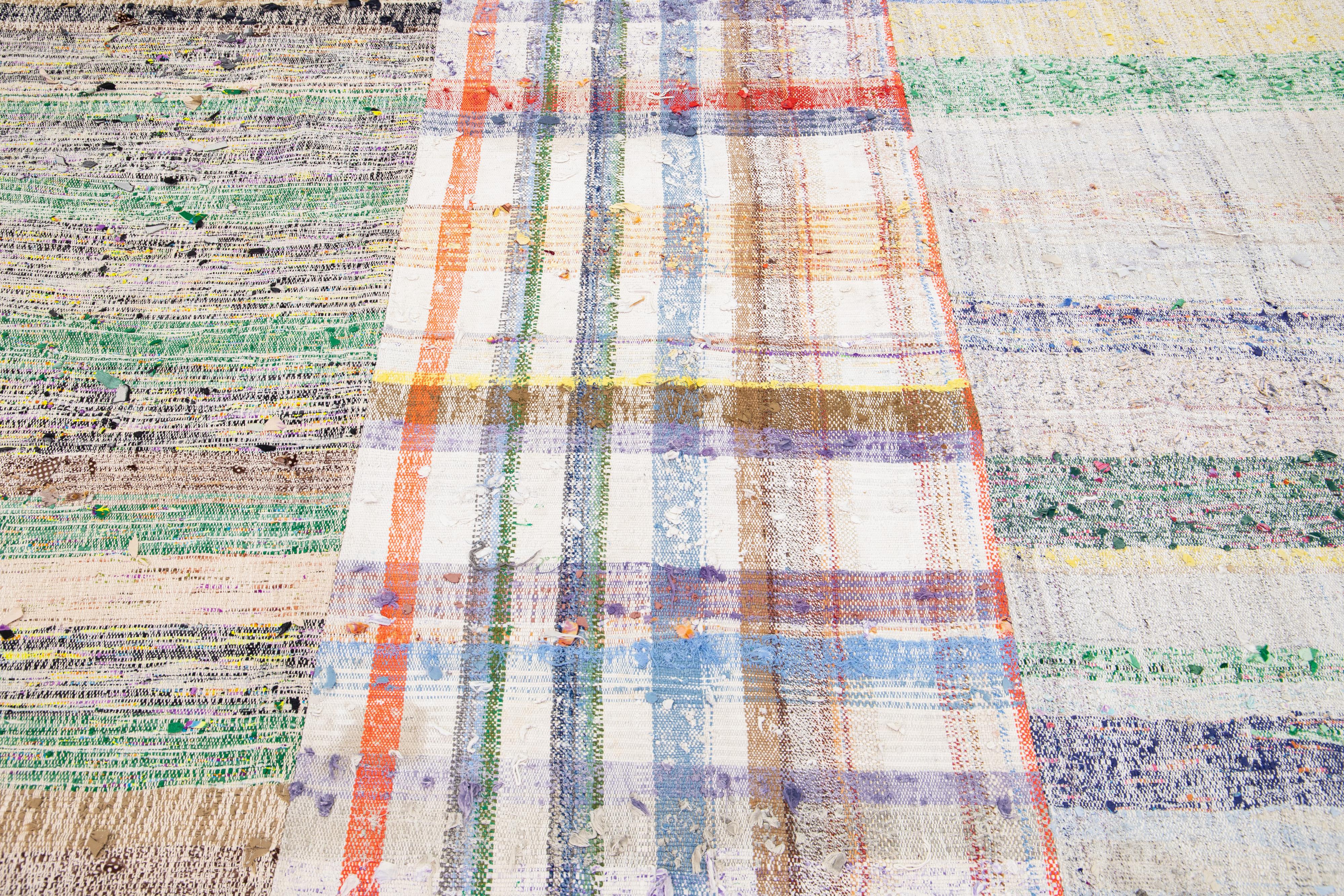 Mehrfarbiges handgefertigtes Vintage-Patchwork aus Kelim, Mid-Century  Wollteppich  im Angebot 1