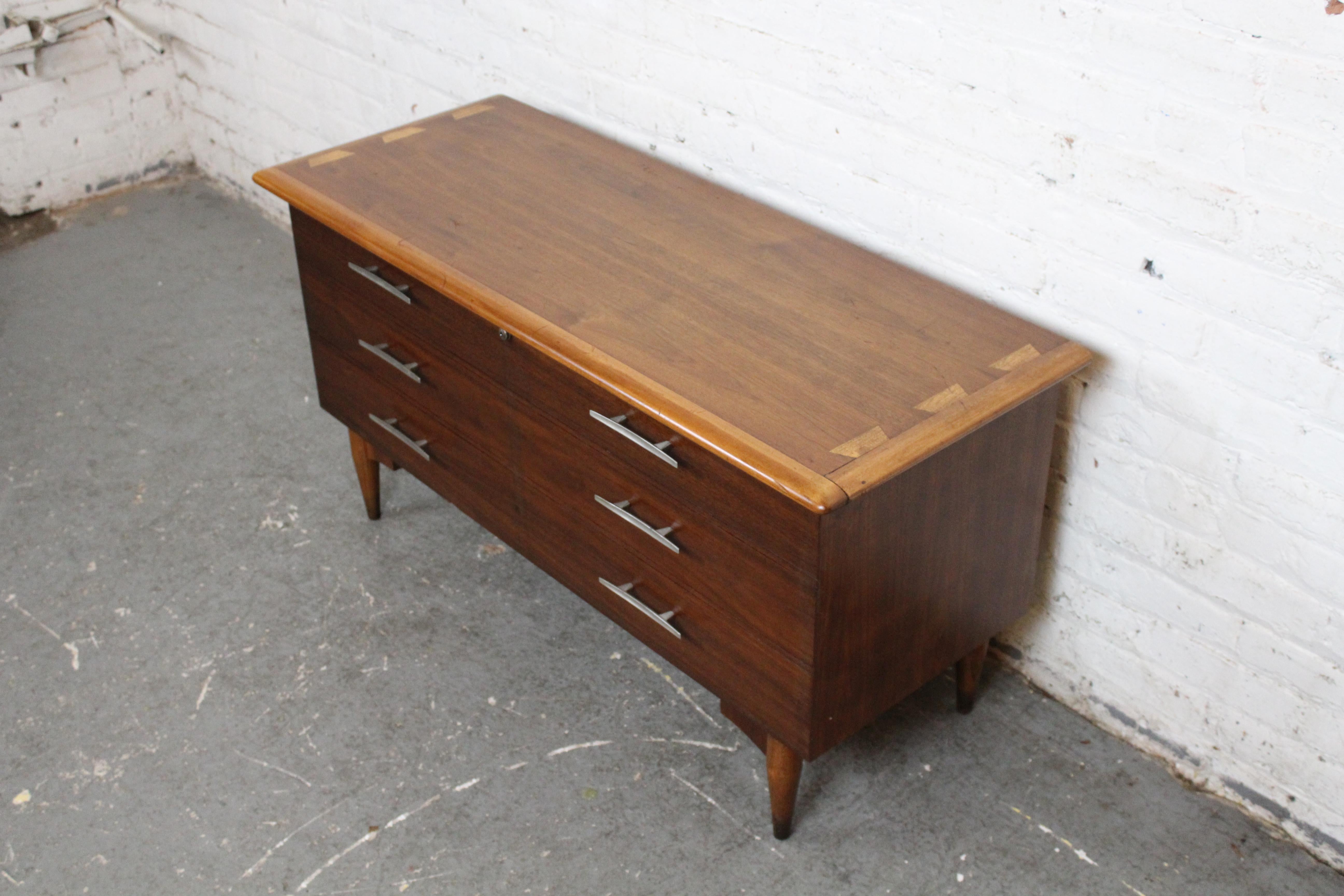 Mid-Century Modern Mid-Century Vintage Lane 