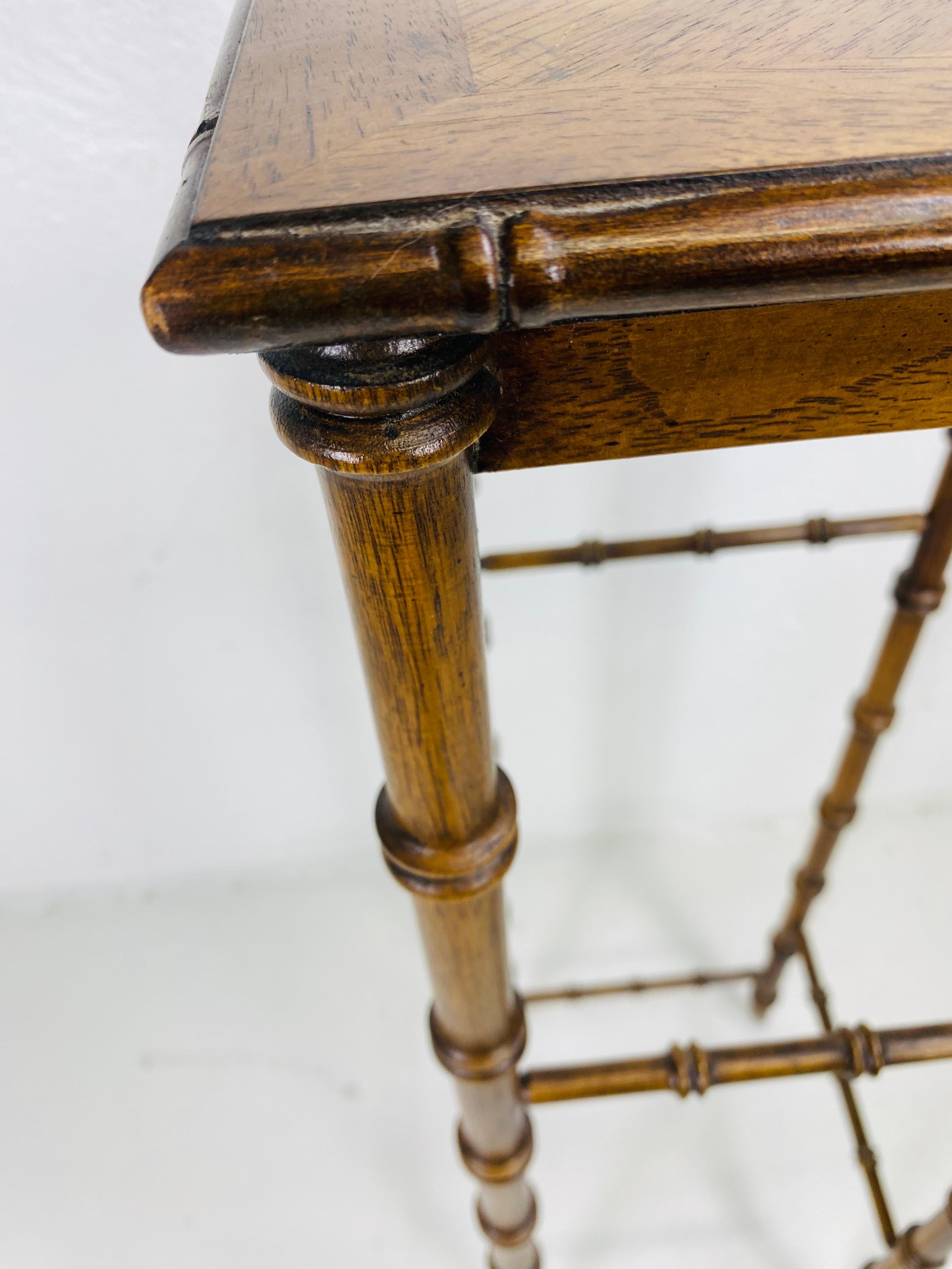 Pedestal de bambú de imitación Lane Furniture Co. vintage de mediados de siglo mediados del siglo XX en venta