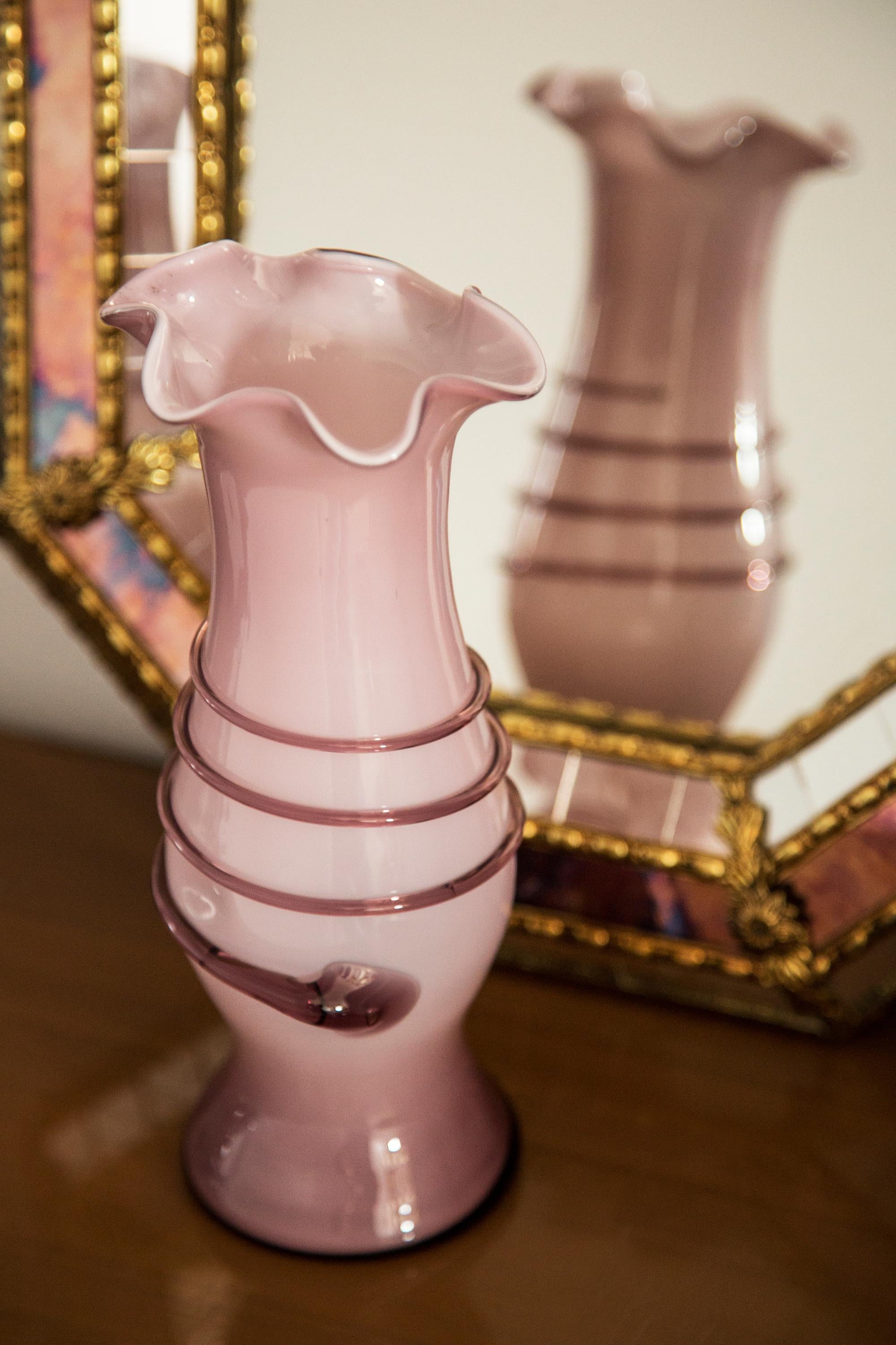 Mid-Century Modern Midcentury Vintage Lavender Swivel Curly Medium Vase, Italy, 1960s For Sale