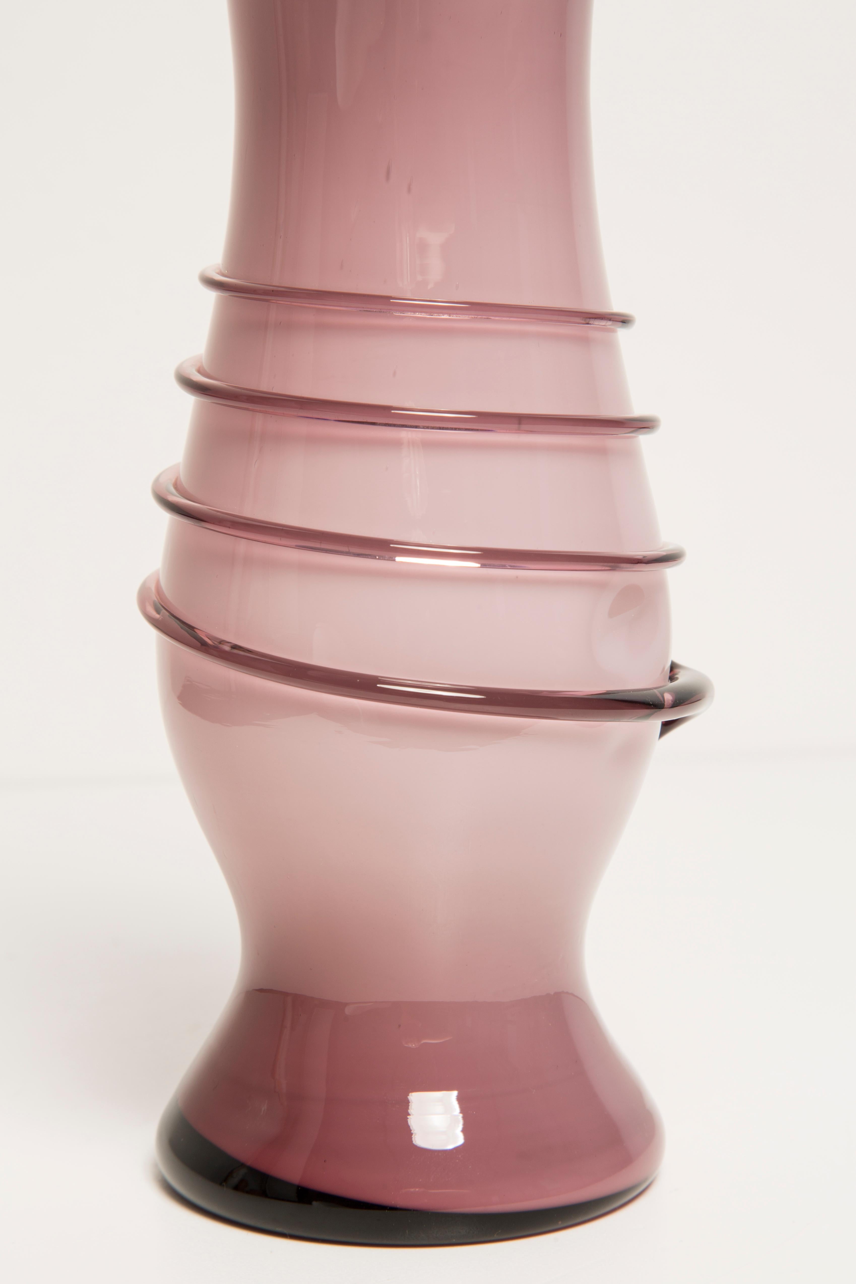 20th Century Midcentury Vintage Lavender Swivel Curly Medium Vase, Italy, 1960s For Sale