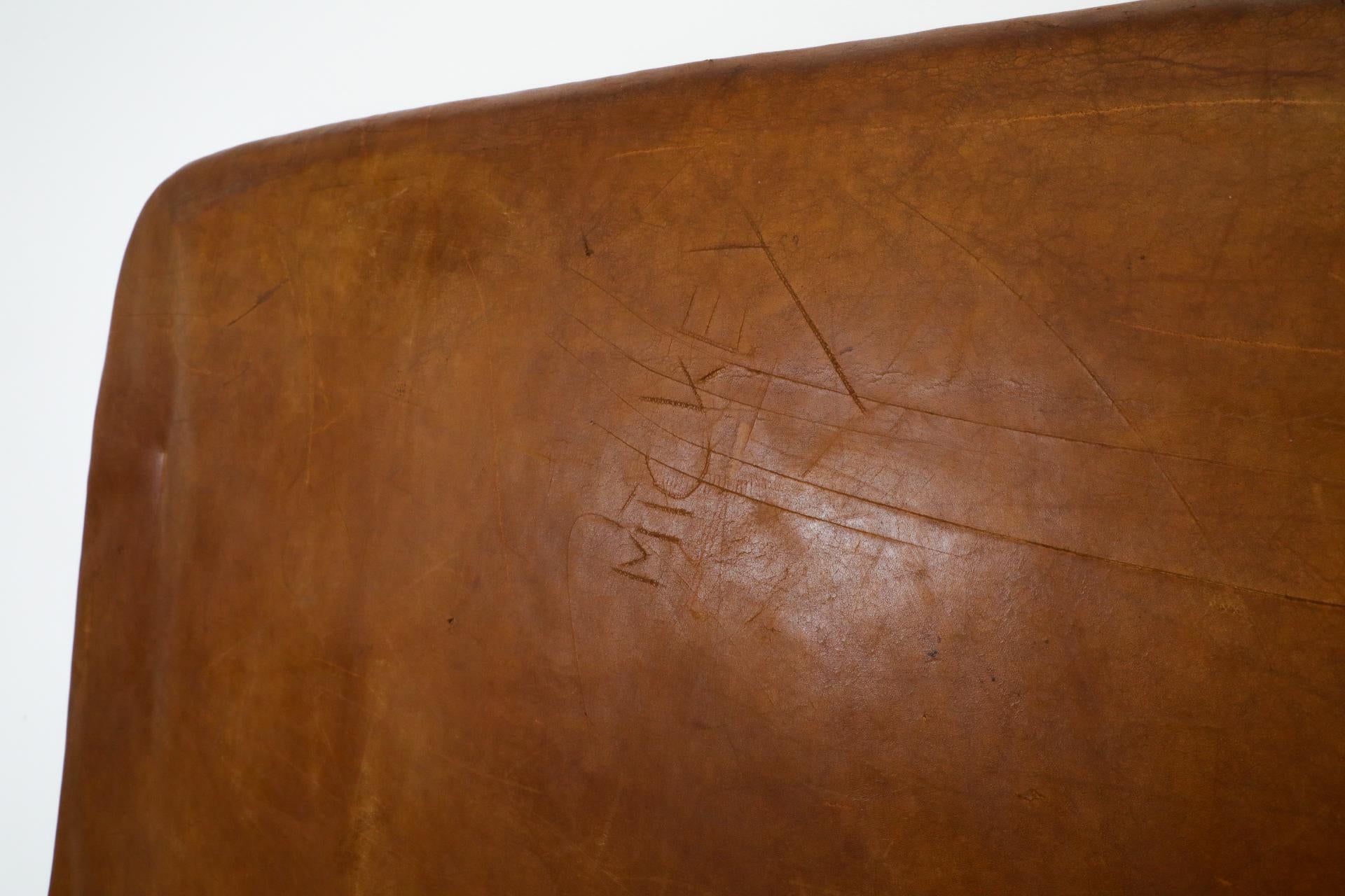 Mid-Century Vintage Gymnastik-Teppich oder Kopfteil aus Leder im Angebot 4