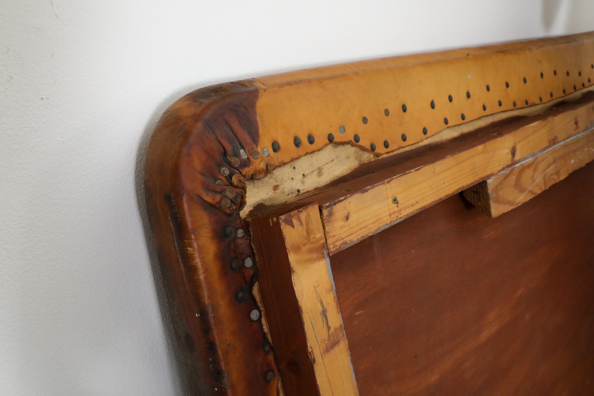Mid-Century Vintage Gymnastik-Teppich oder Kopfteil aus Leder im Angebot 13
