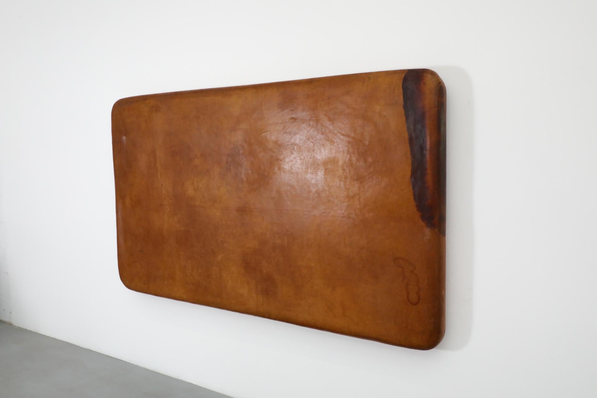 Mid-Century Vintage Gymnastik-Teppich oder Kopfteil aus Leder im Zustand „Gut“ im Angebot in Los Angeles, CA