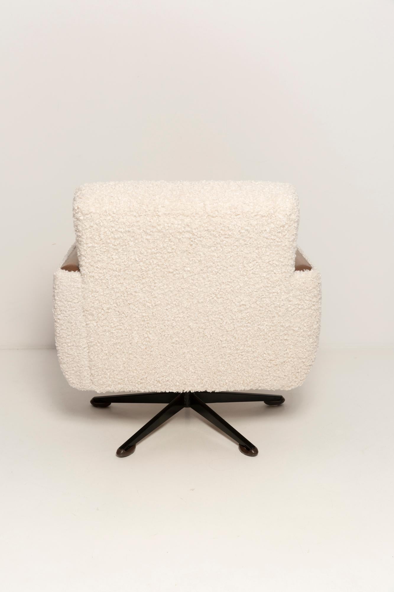 Midcentury Vintage Light Faux Fur Bouclé Swivel Armchair, Europe, 1960s For Sale 9