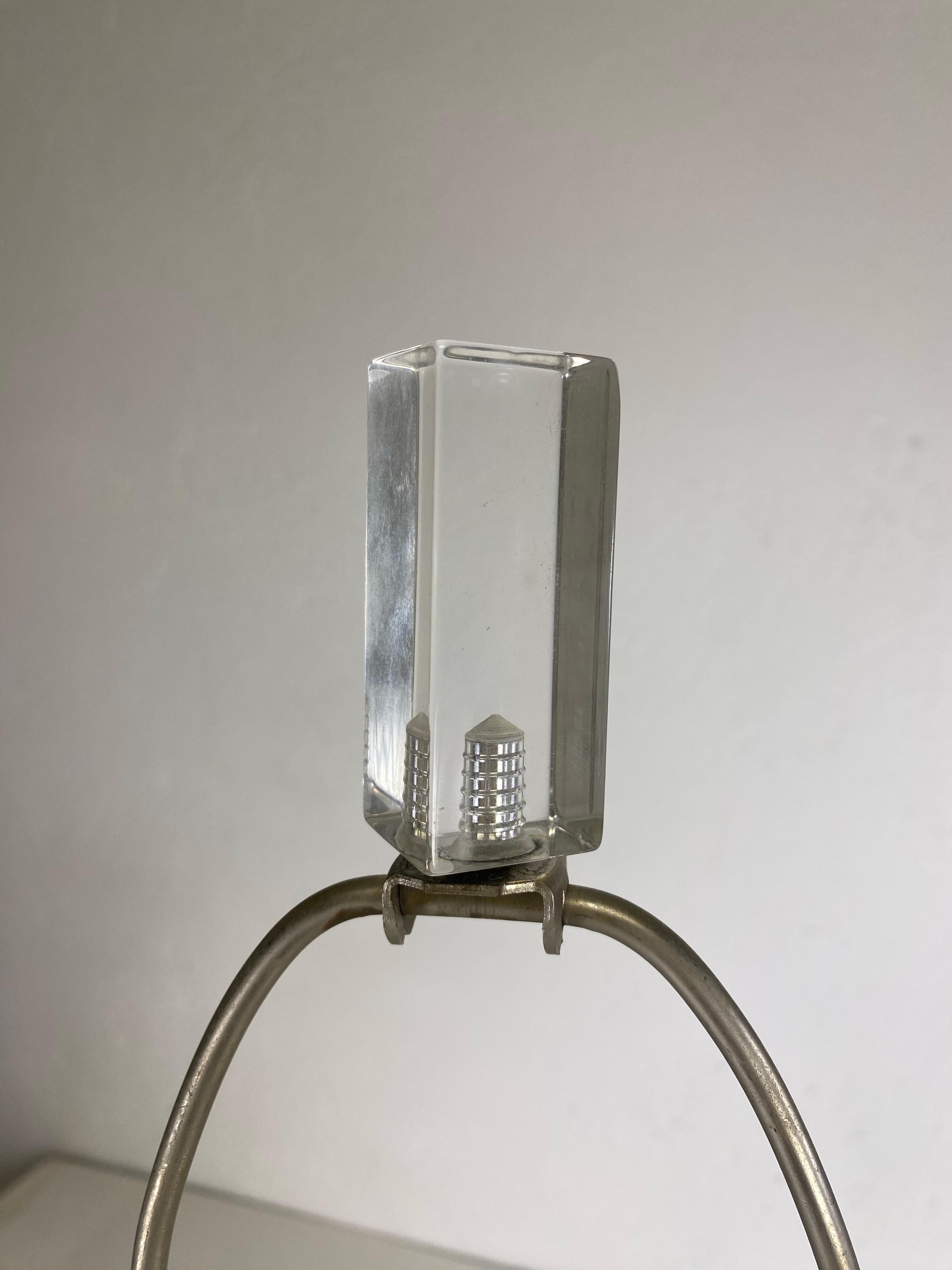 Lampes de table en Lucite vintage du milieu du siècle/une paire en vente 1
