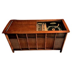 Mid Century Vintage Magnavox Record Changer Stereo Console
