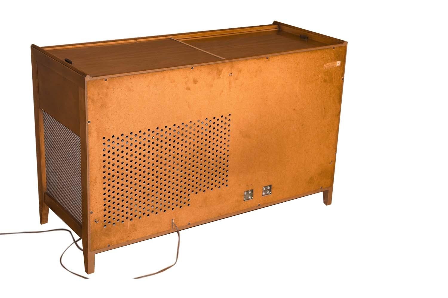 Mid-20th Century Mid Century Vintage Magnavox Stereo Console 1960s 