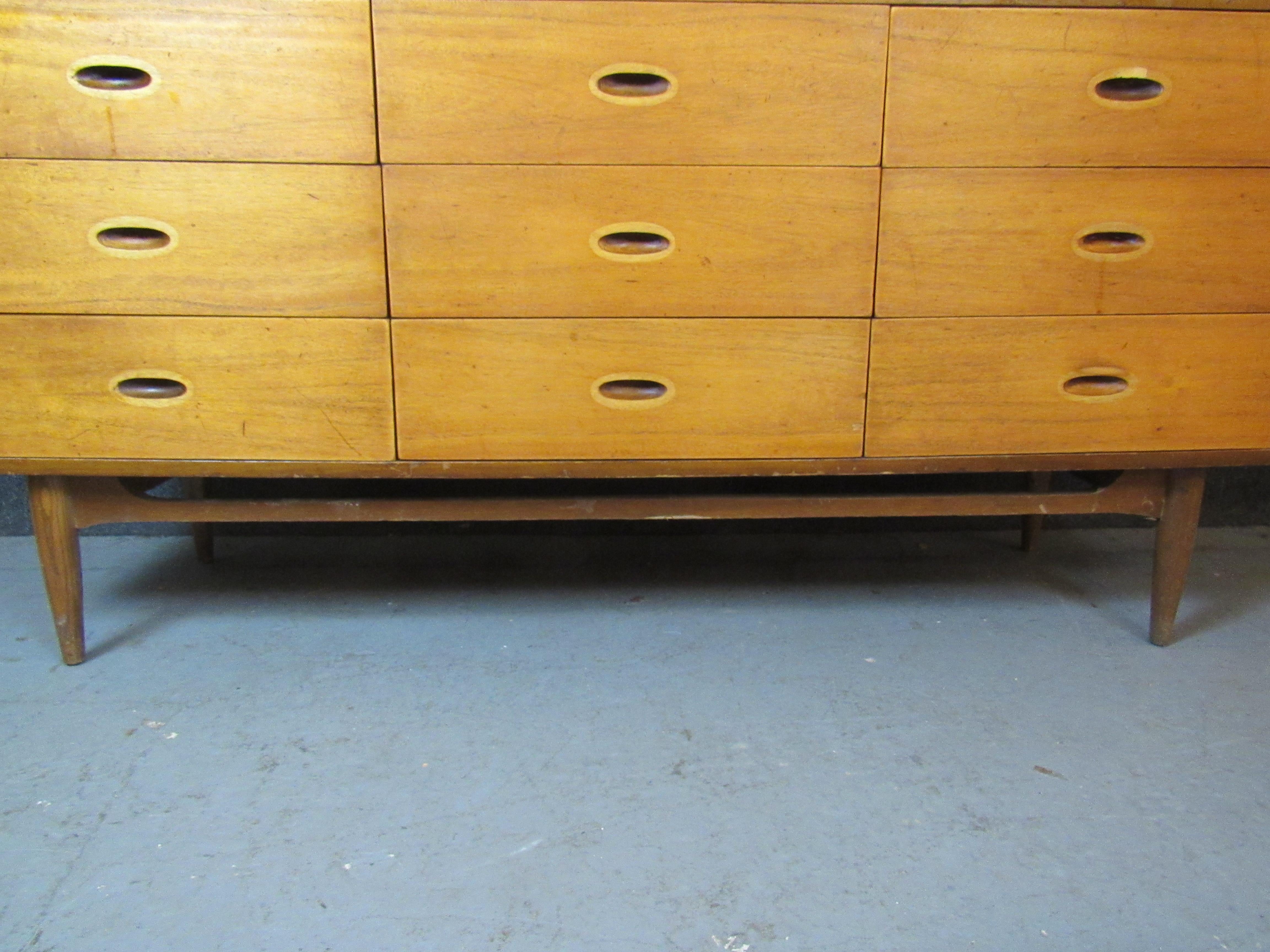 American Mid-Century Vintage Maple Dresser by Dixie Furniture For Sale