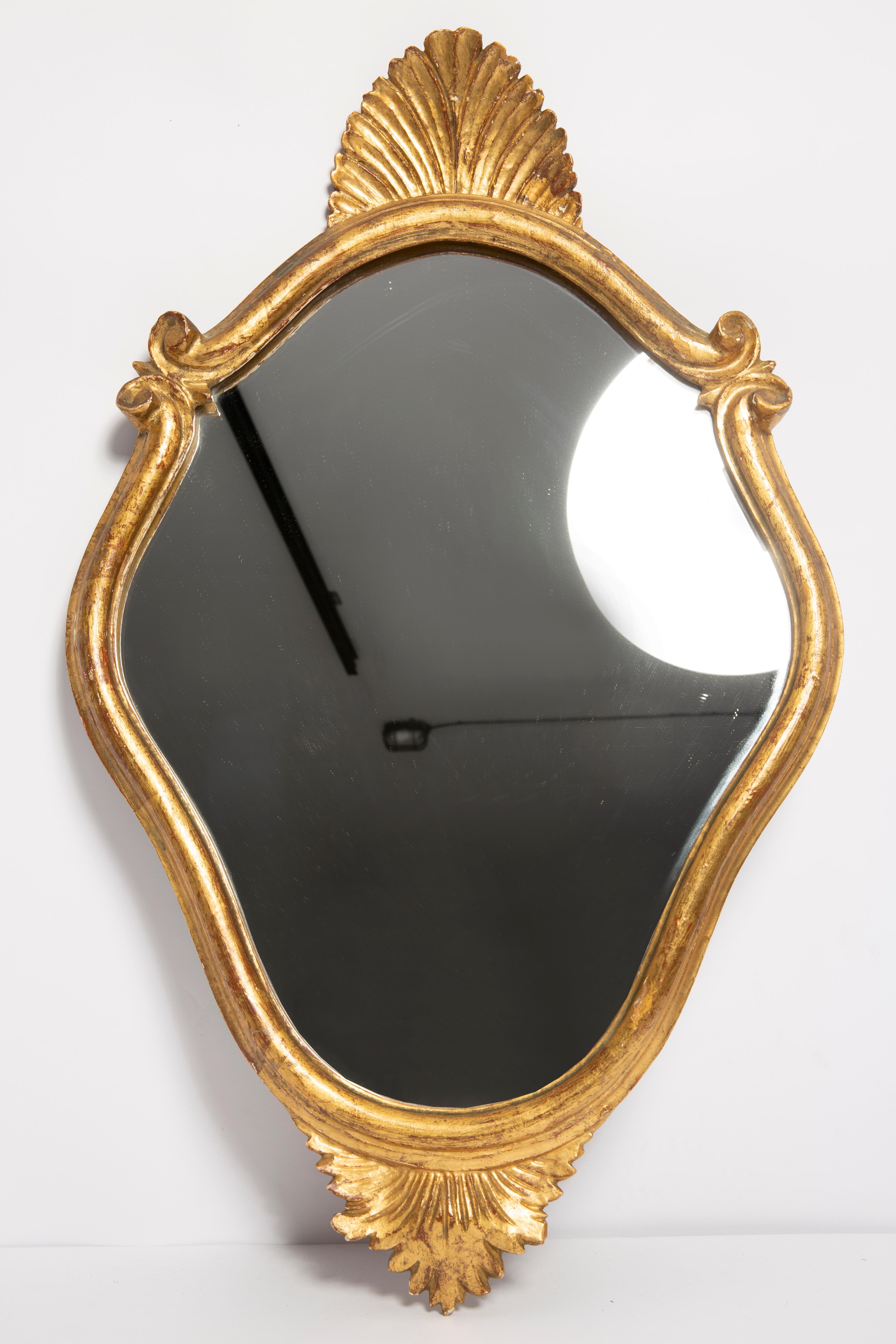 20th Century Mid Century Vintage Medium Gold Wood Mirror with Shell, Italy, 1960s