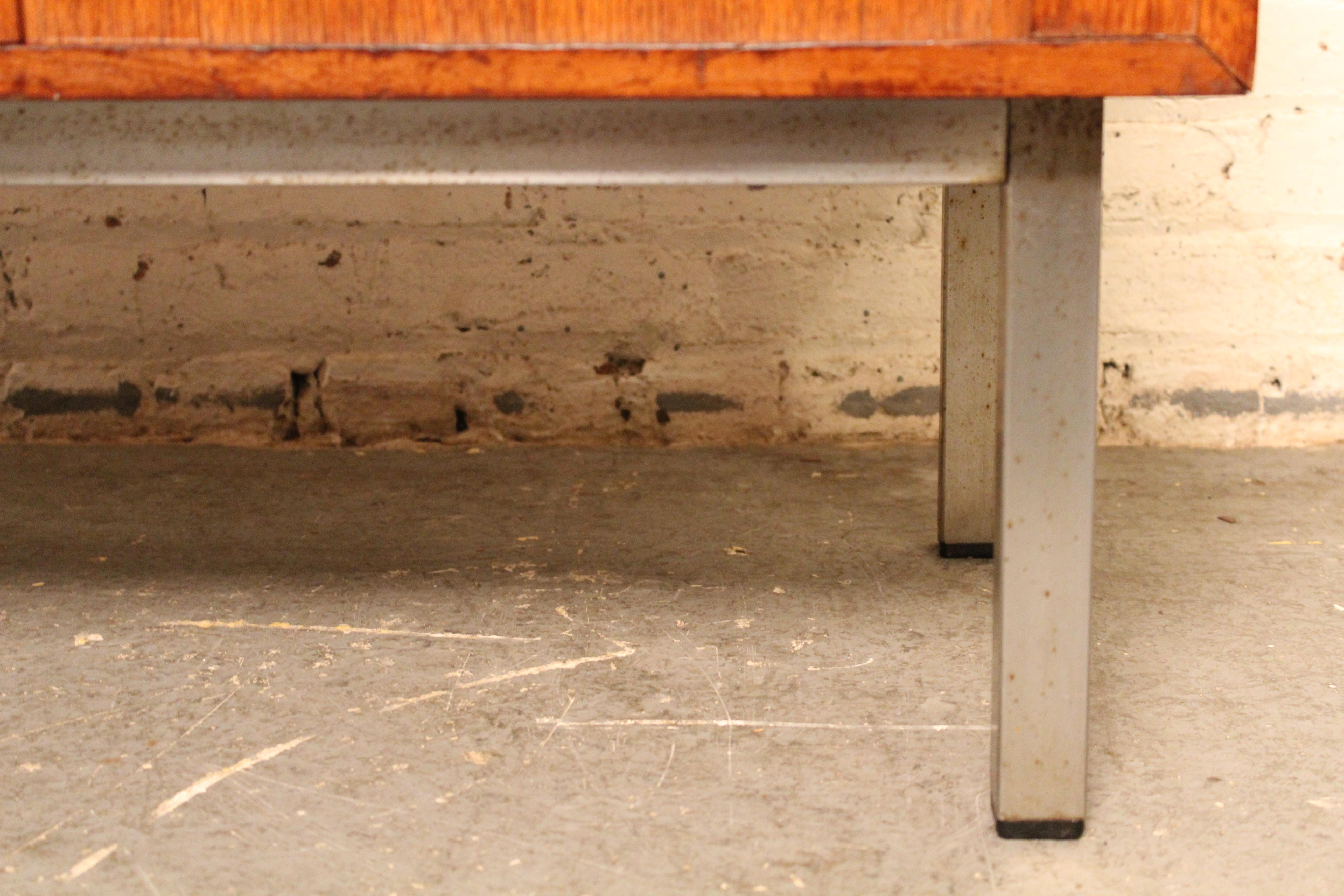 Mini credenza da ufficio vintage di metà secolo in vendita 5