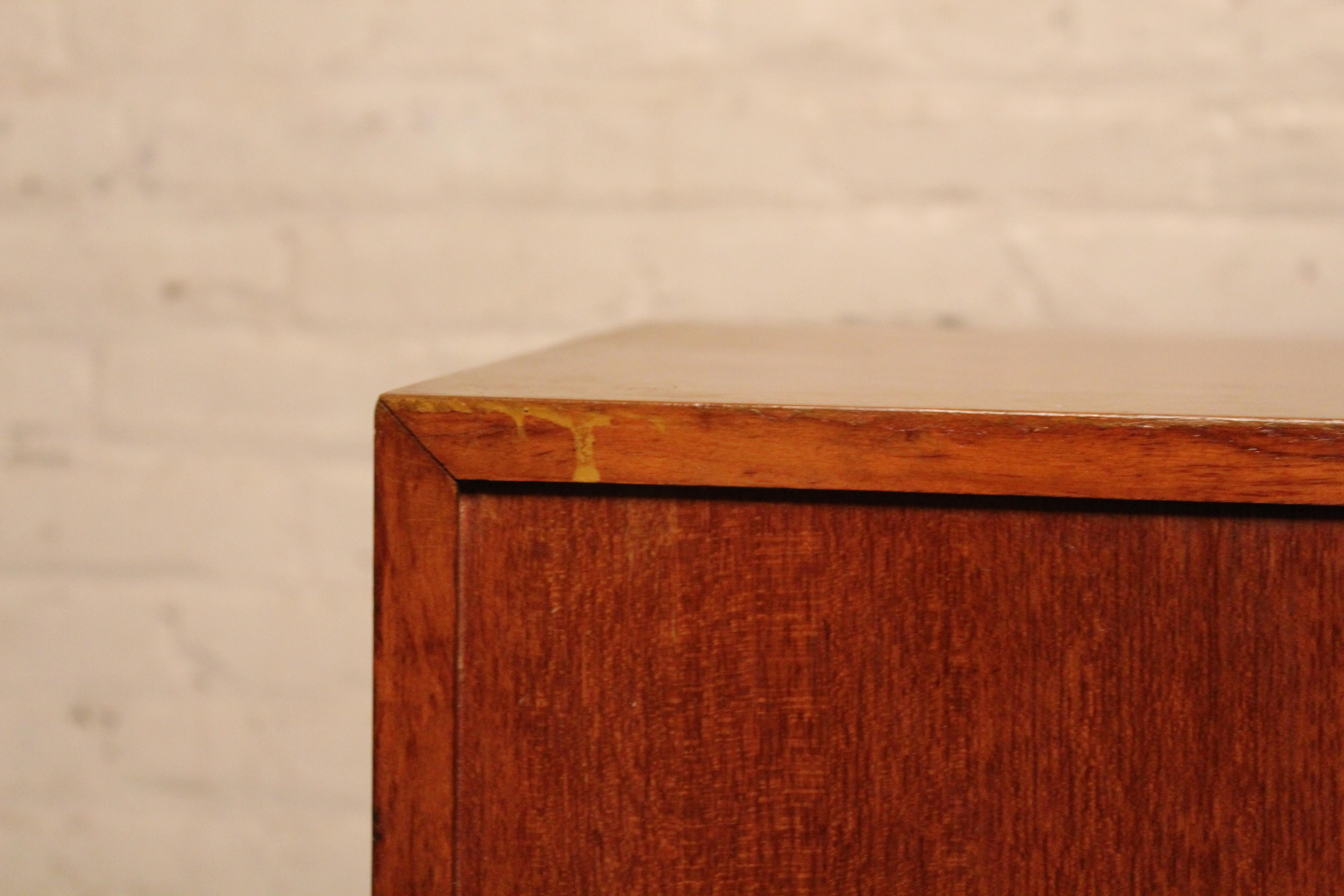 Mini credenza da ufficio vintage di metà secolo in vendita 7