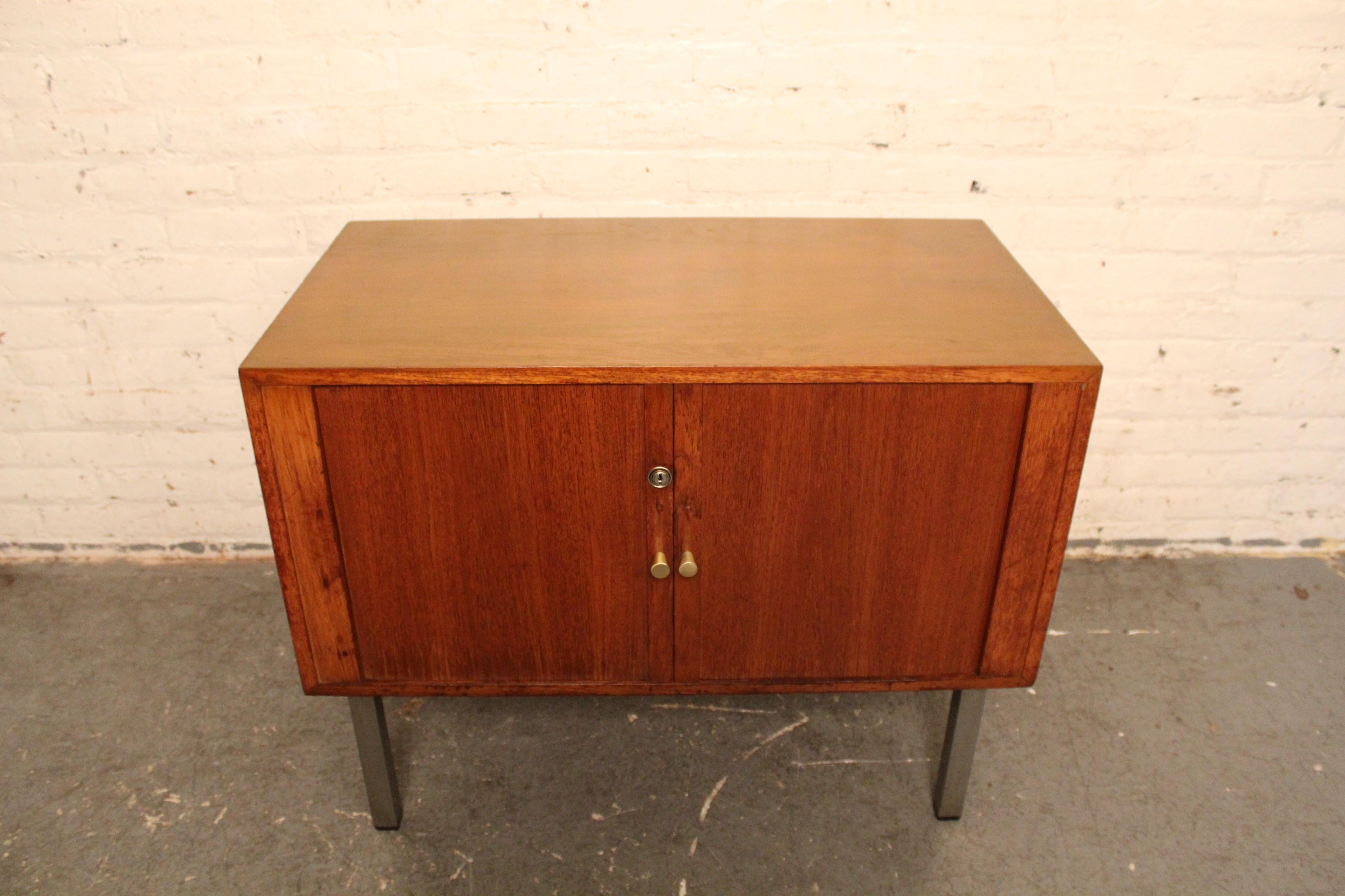 Mini credenza da ufficio vintage di metà secolo in vendita 11