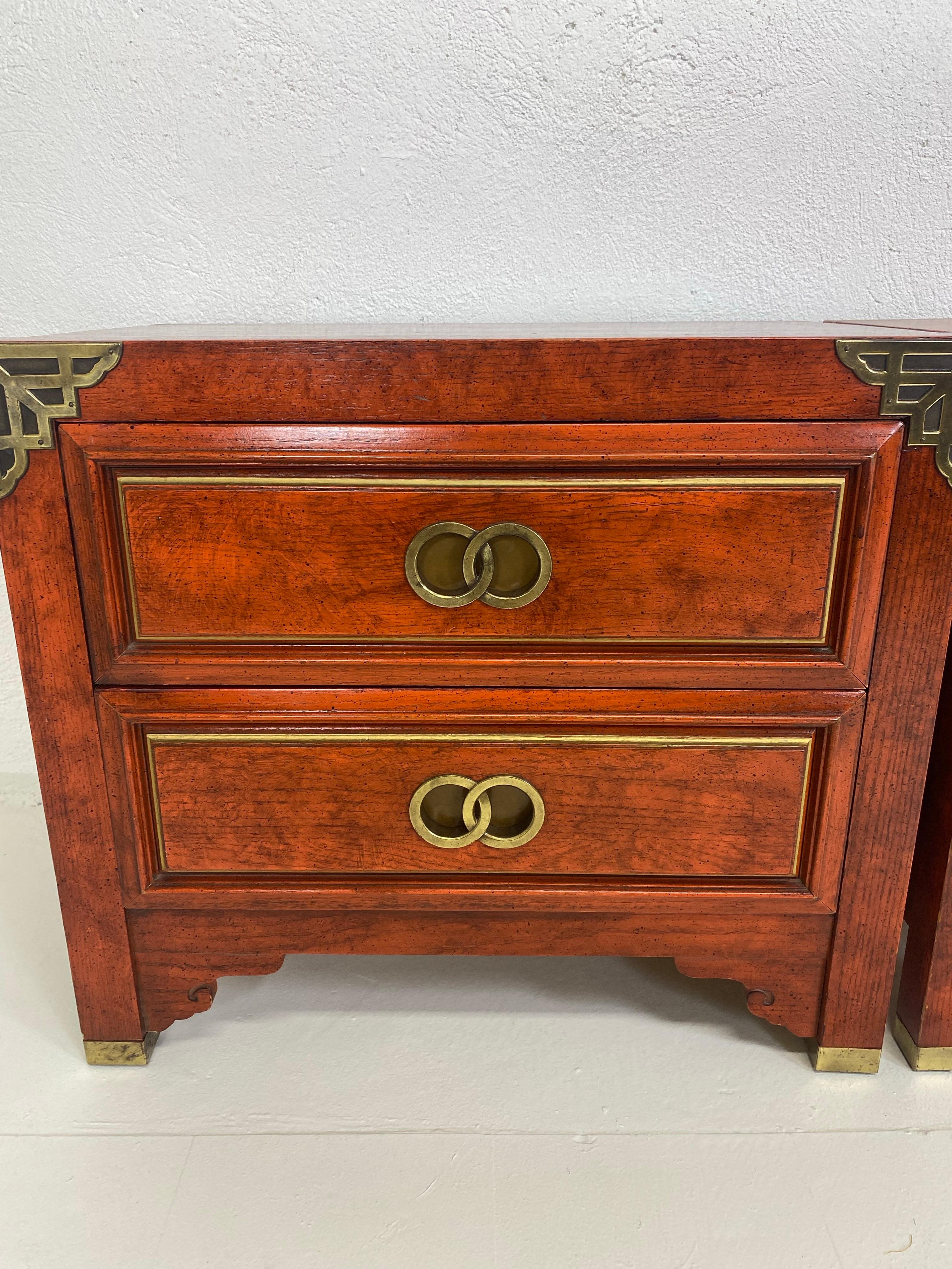 Asiatisch inspirierte Mid-Century-Modern-Nachttische/ ein Paar im Angebot 2