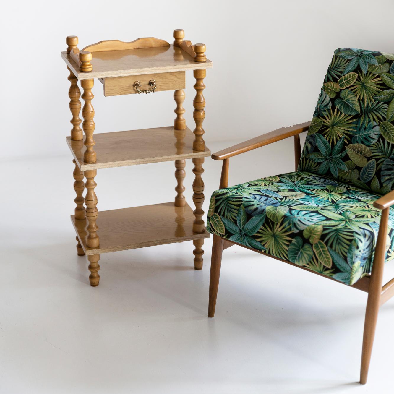 Mesilla de noche Mid Century Vintage, Whatnot, Estante, Soporte, Madera de haya, Europa, Años 60 en Bueno estado para la venta en 05-080 Hornowek, PL